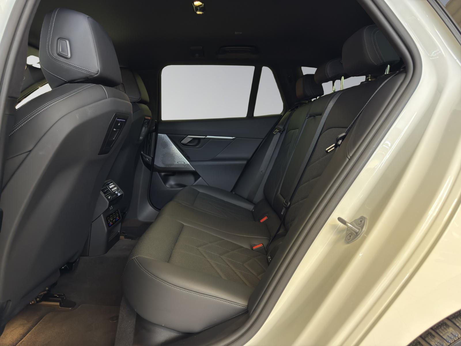 BMW 520d xDrive Touring M Sport-image-15