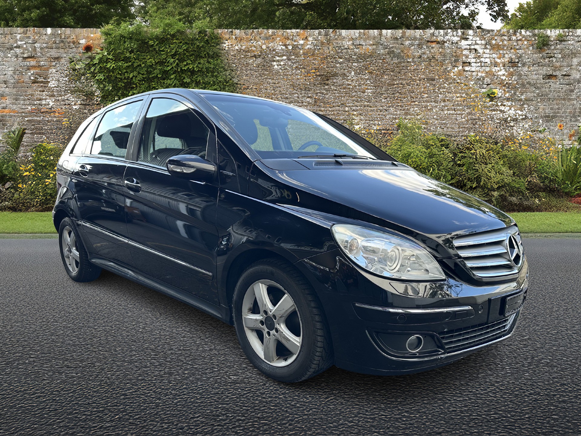 MERCEDES-BENZ B 200 CDI-image-6