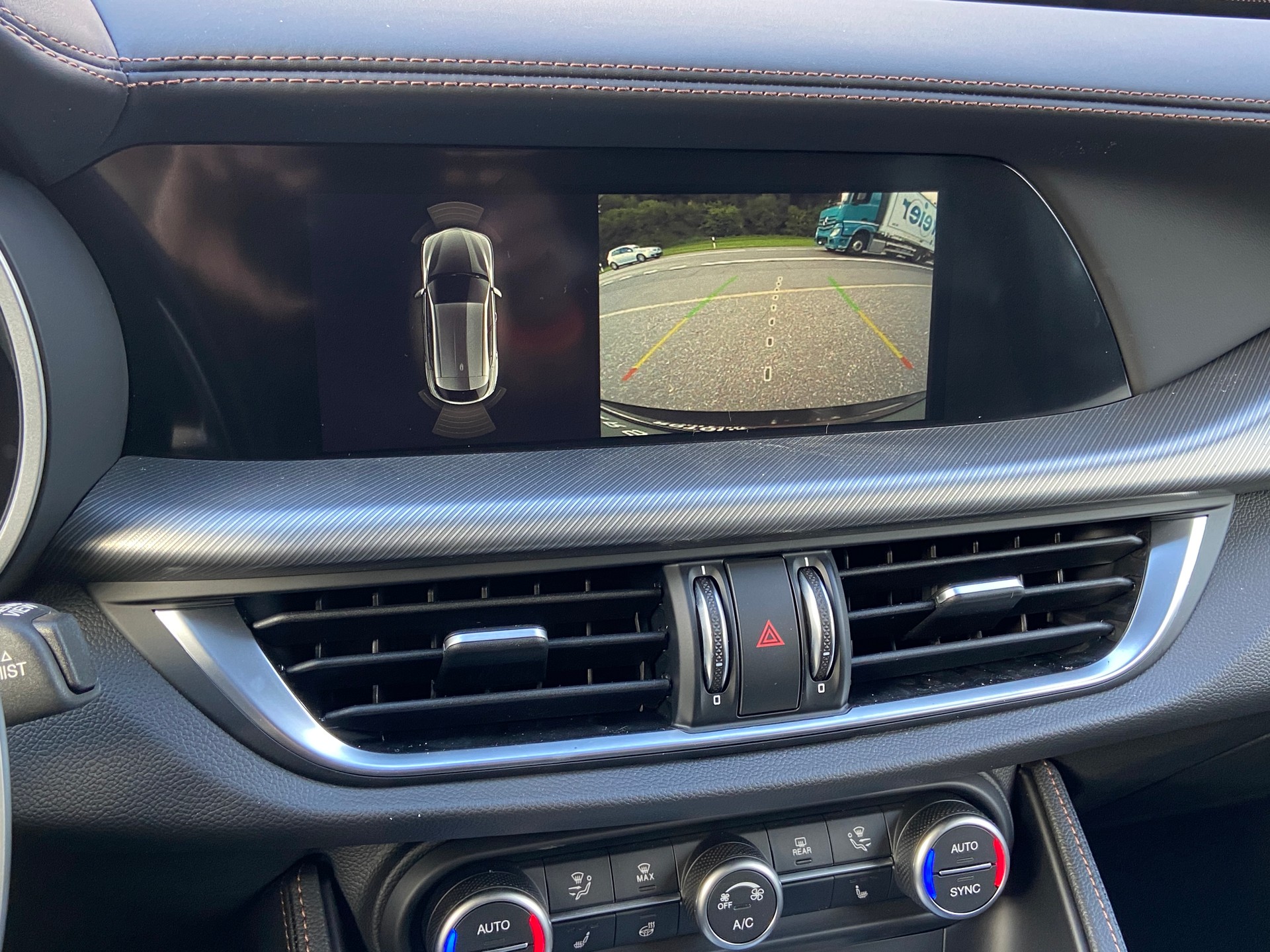 ALFA ROMEO Stelvio 2.0 Intensa Sky Q4 AT8-image-15