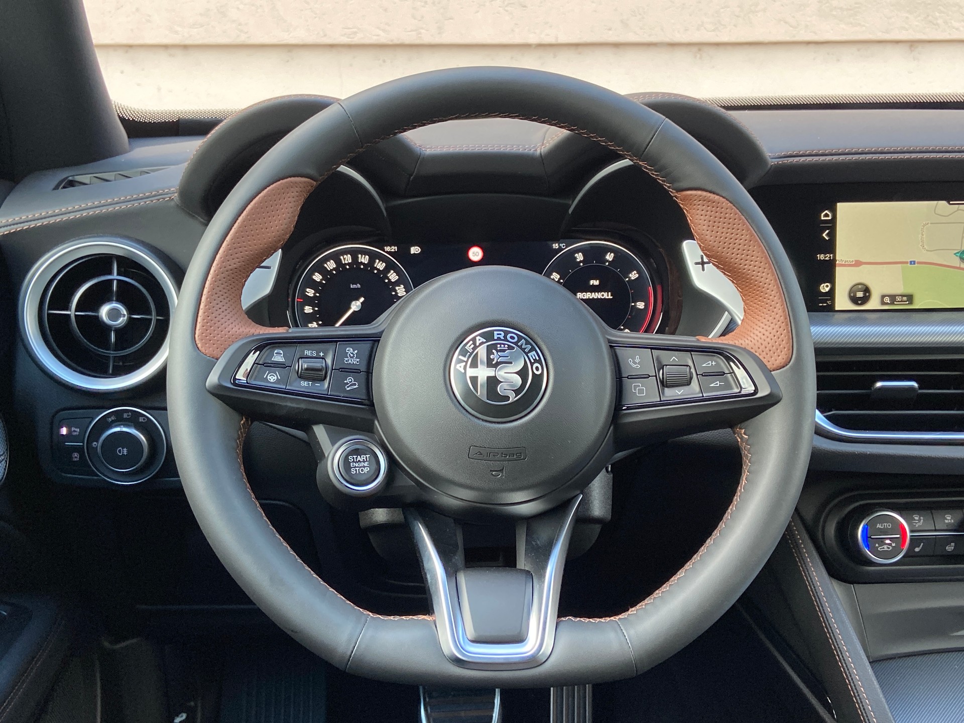 ALFA ROMEO Stelvio 2.0 Intensa Sky Q4 AT8-image-10