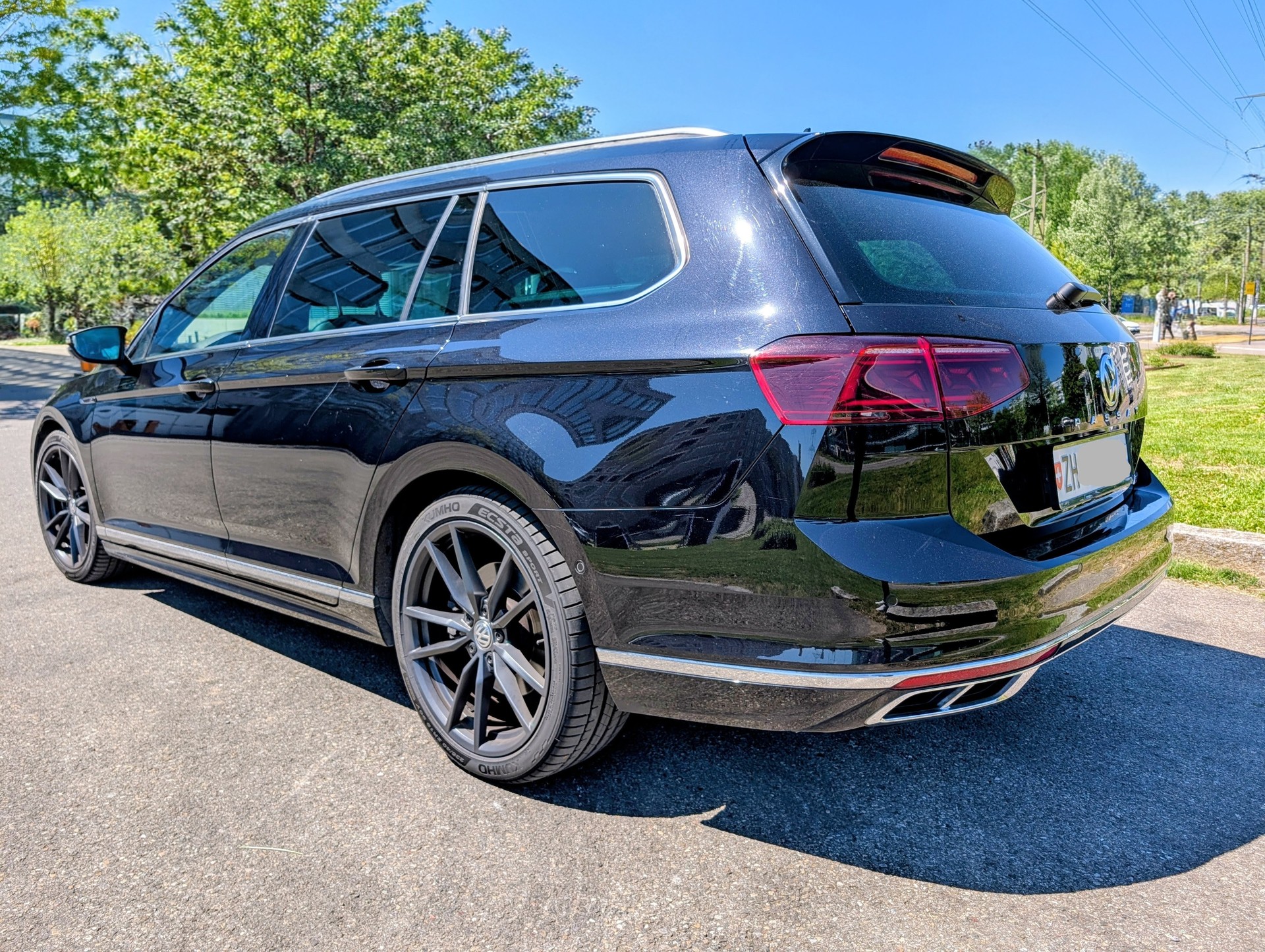 VW Passat 2.0 TDI BMT Elegance 4Motion DSG-image-2