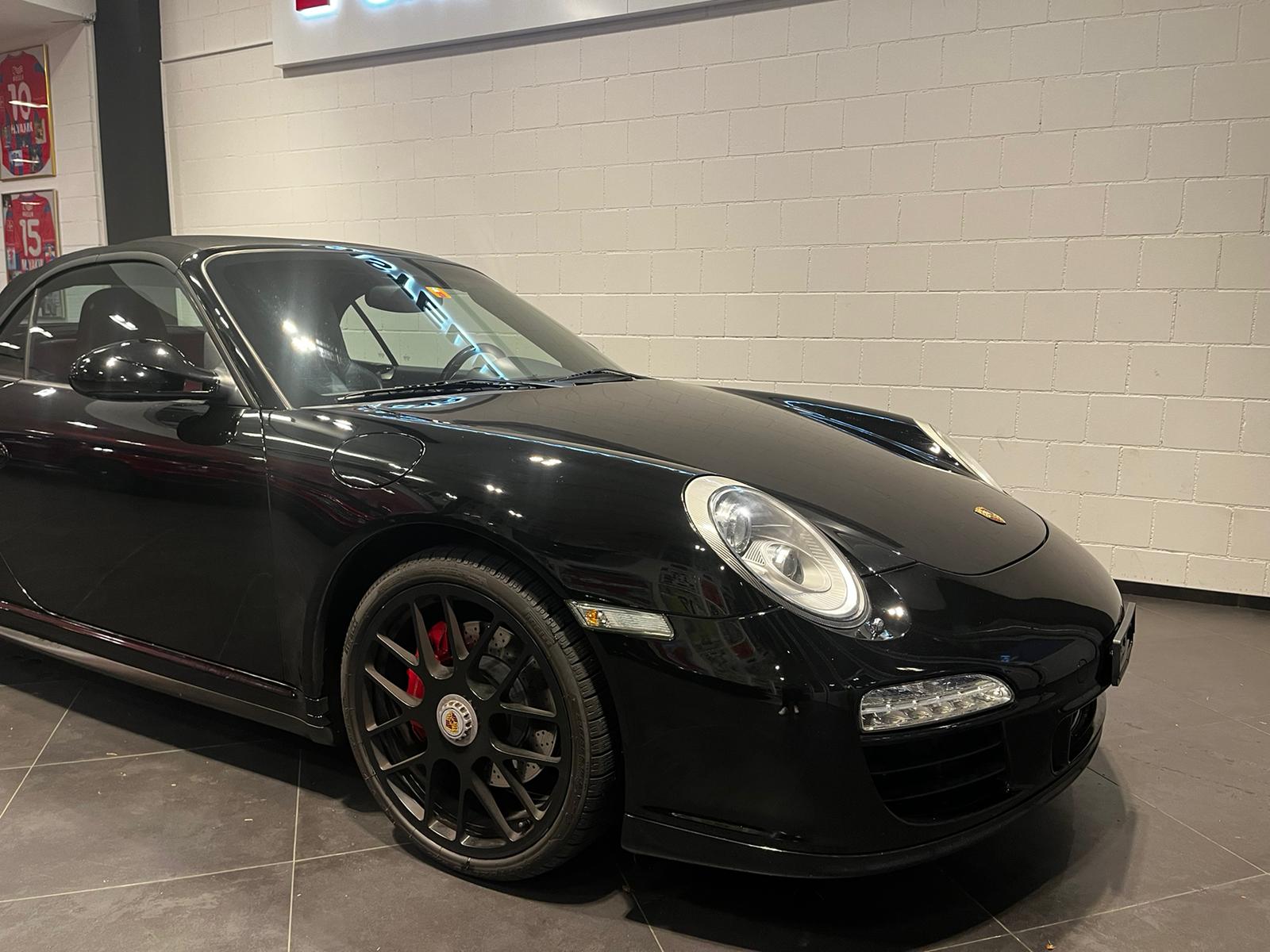 PORSCHE 911 Cabrio Carrera 4 GTS PDK-image-2