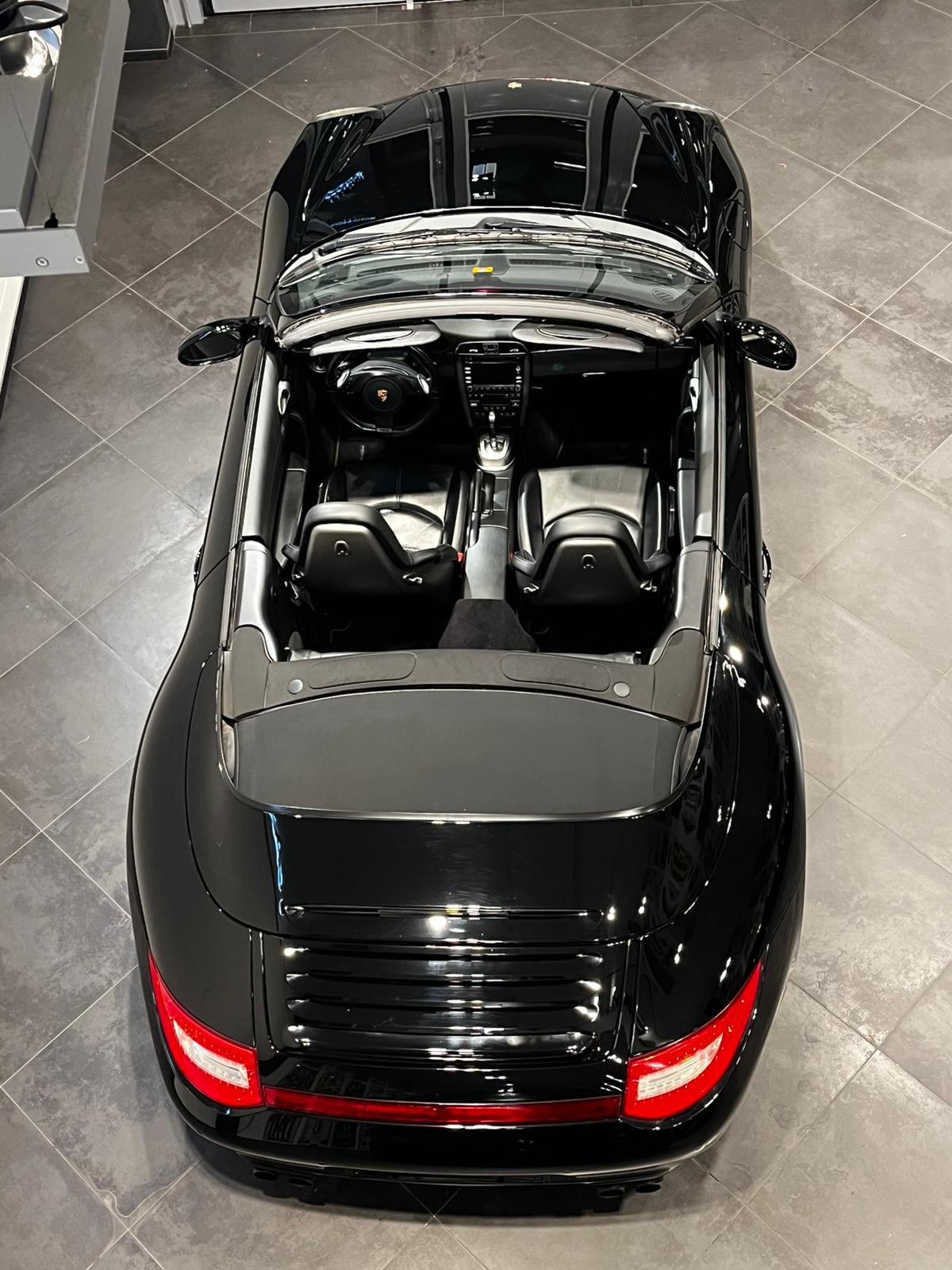 PORSCHE 911 Cabrio Carrera 4 GTS PDK-image-15