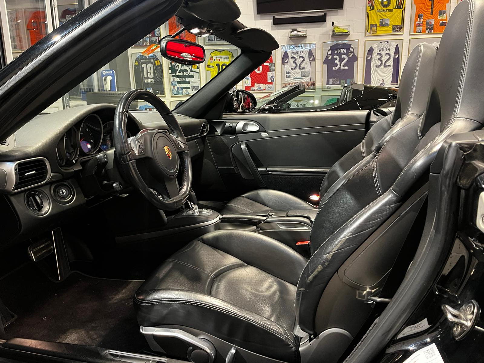 PORSCHE 911 Cabrio Carrera 4 GTS PDK-image-17