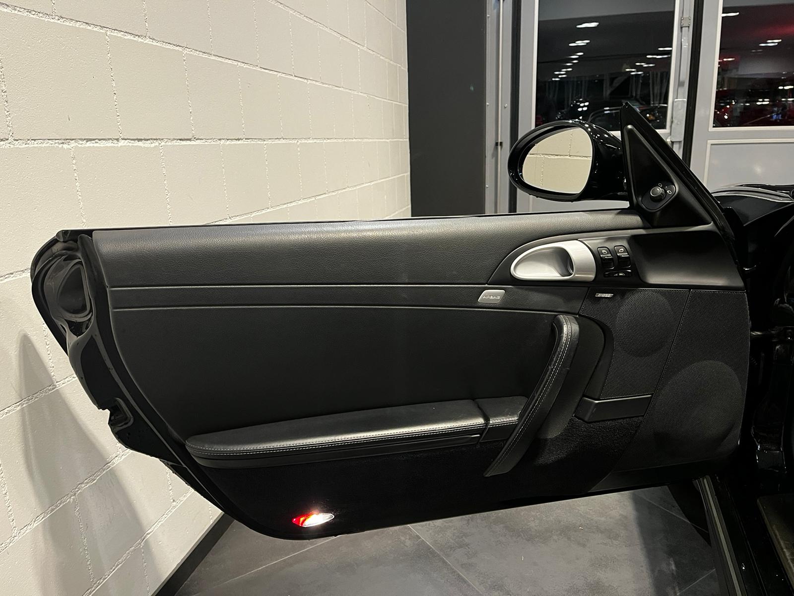 PORSCHE 911 Cabrio Carrera 4 GTS PDK-image-25