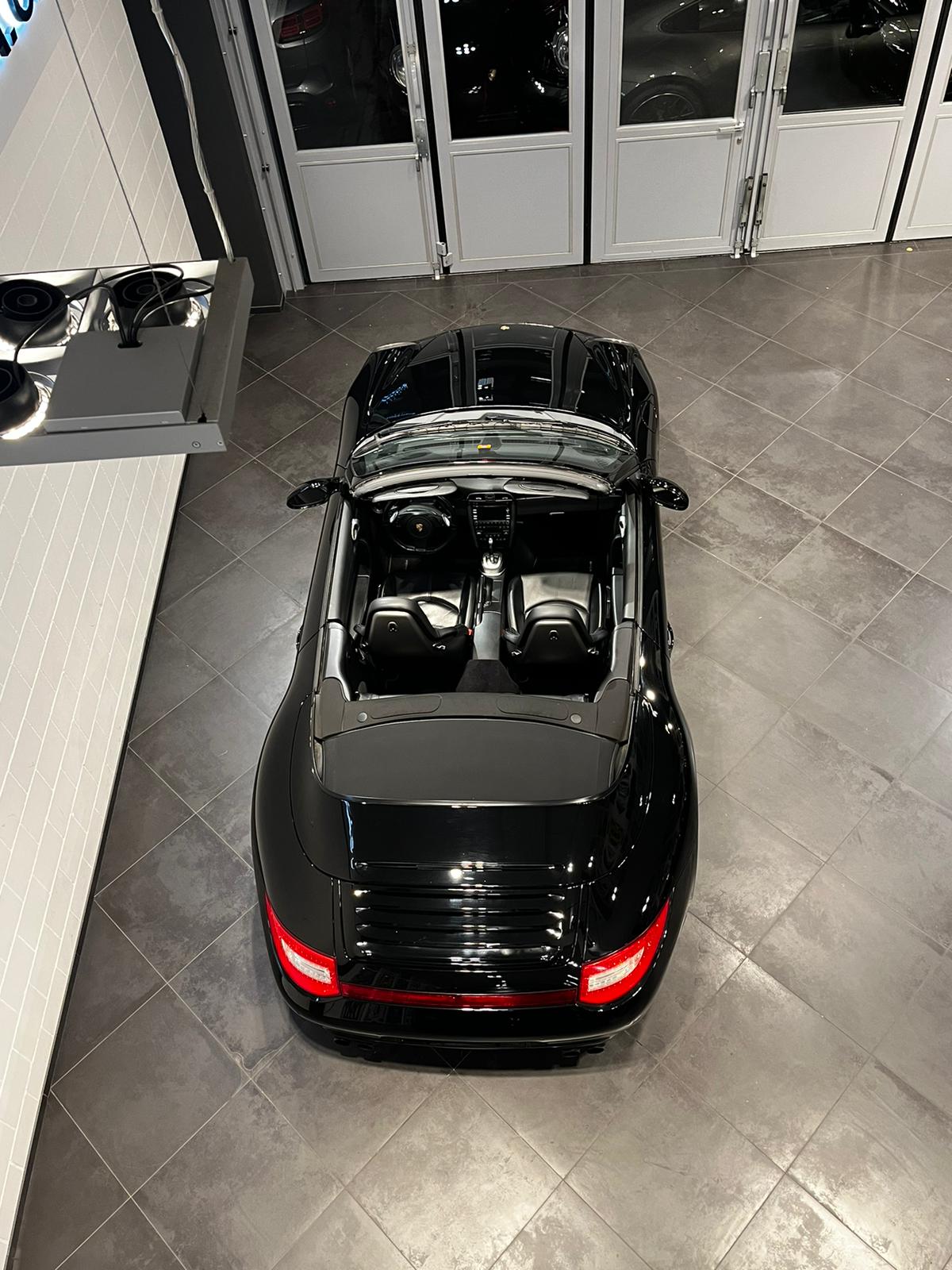 PORSCHE 911 Cabrio Carrera 4 GTS PDK-image-13
