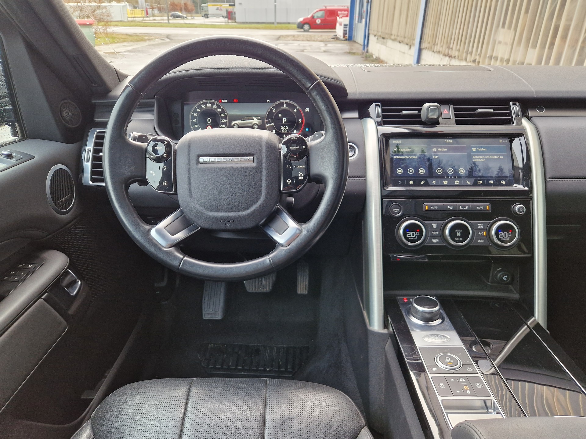 LAND ROVER Discovery 3.0 SDV6 HSE Automatic-image-8