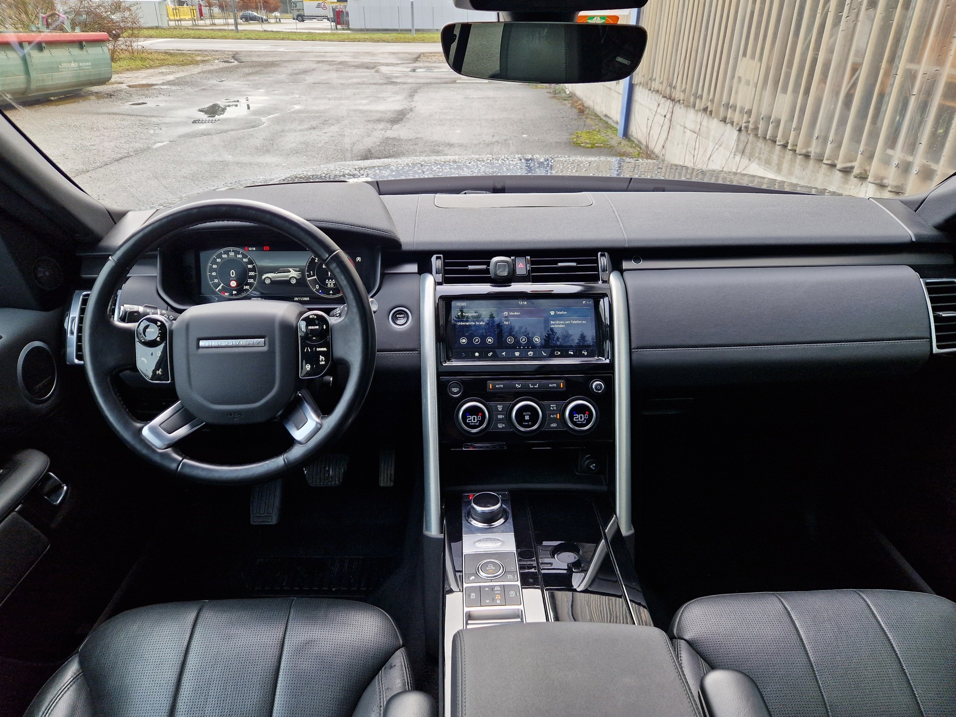 LAND ROVER Discovery 3.0 SDV6 HSE Automatic-image-9