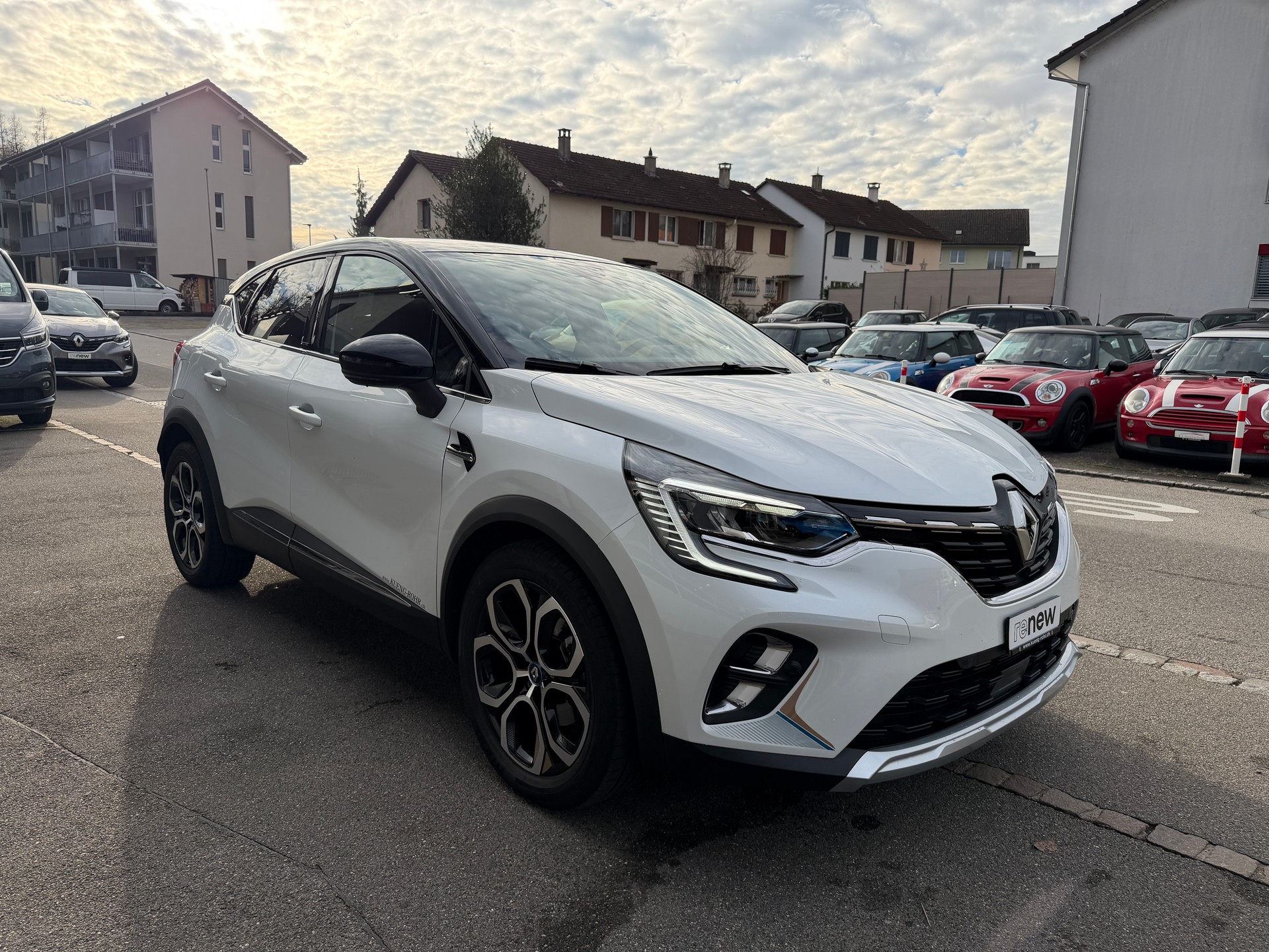 RENAULT Captur 1.6 E-Tech Plug-in Edition One-image-2