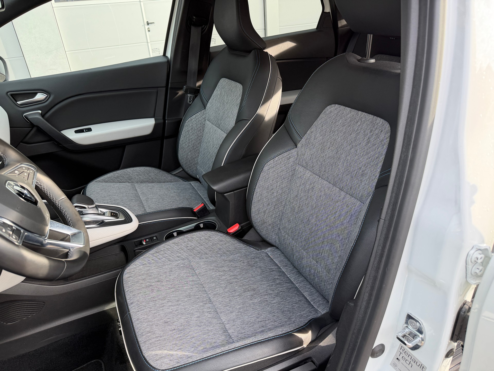 RENAULT Captur 1.6 E-Tech Plug-in Edition One-image-7