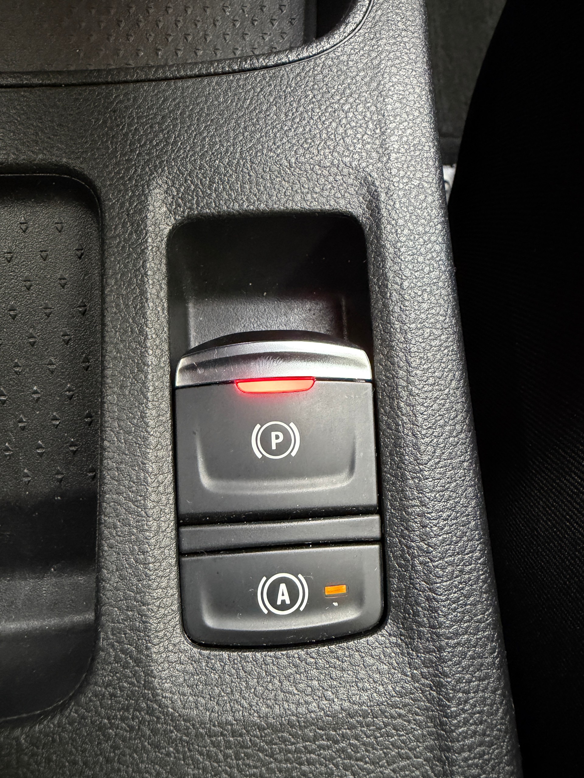 RENAULT Captur 1.6 E-Tech Plug-in Edition One-image-9