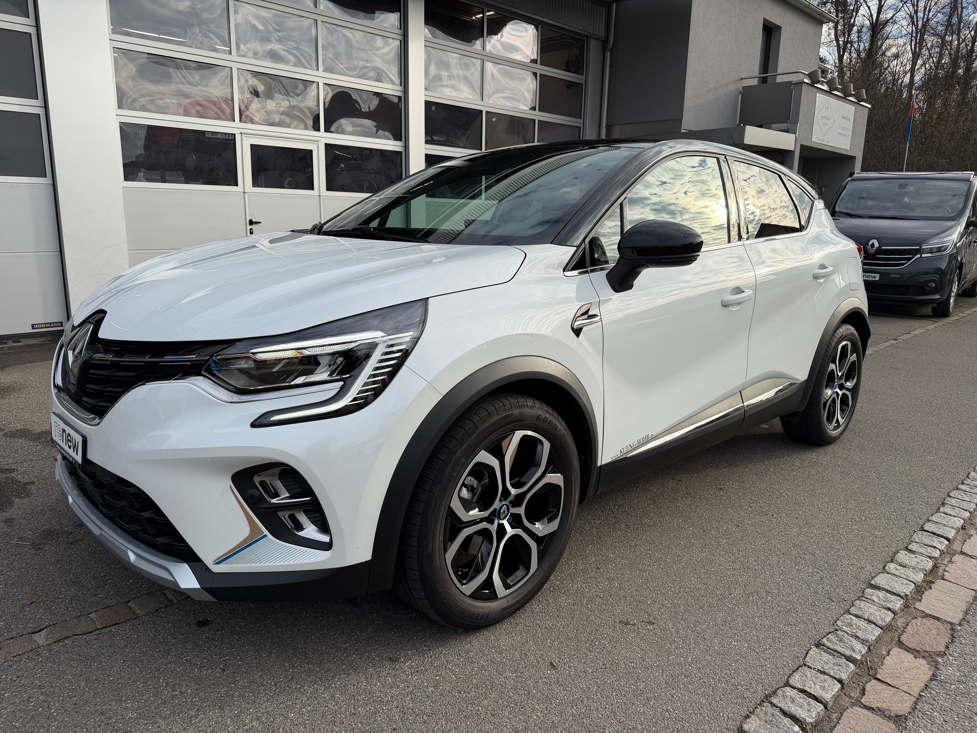 RENAULT Captur 1.6 E-Tech Plug-in Edition One-image-0