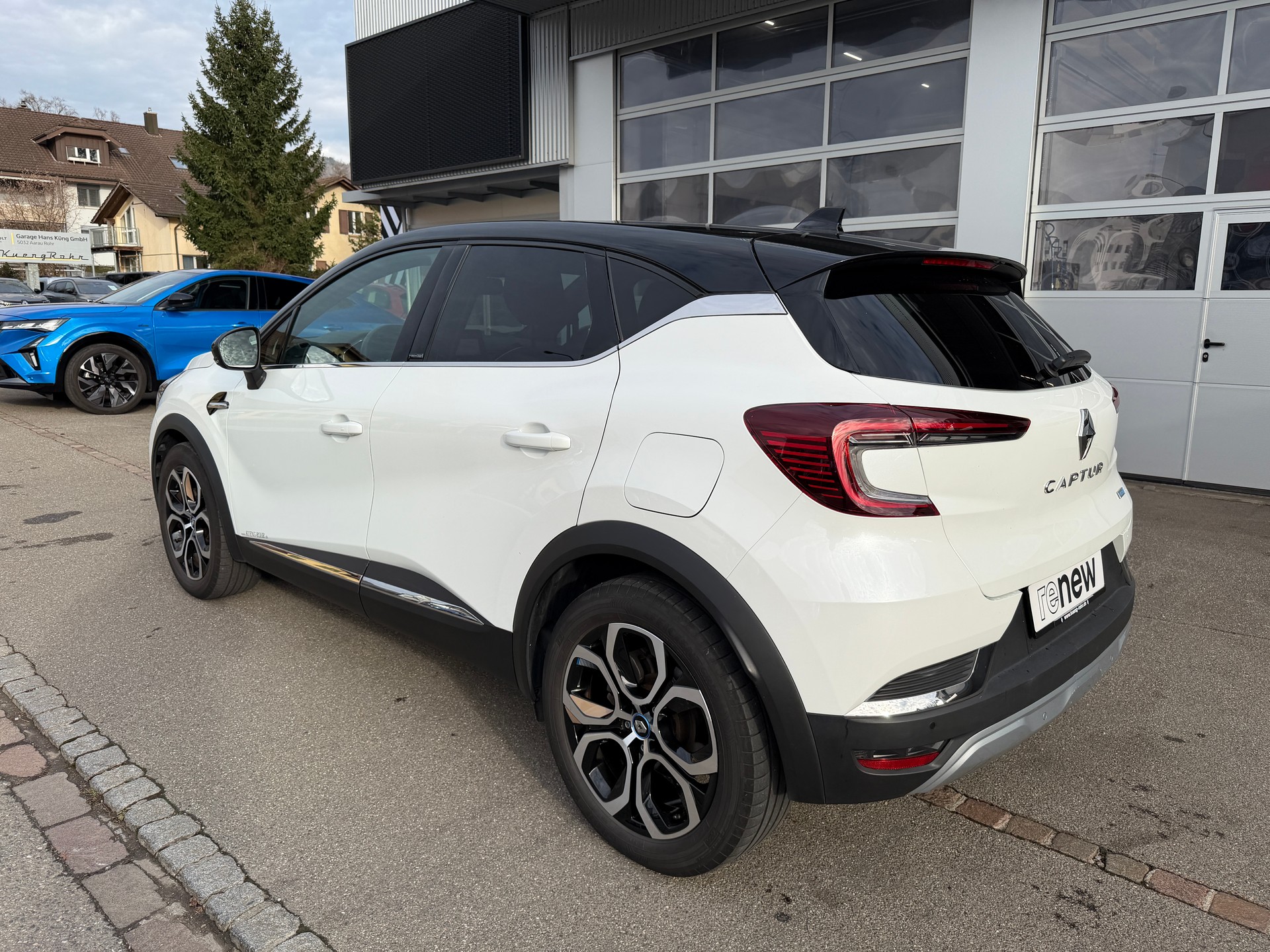 RENAULT Captur 1.6 E-Tech Plug-in Edition One-image-1
