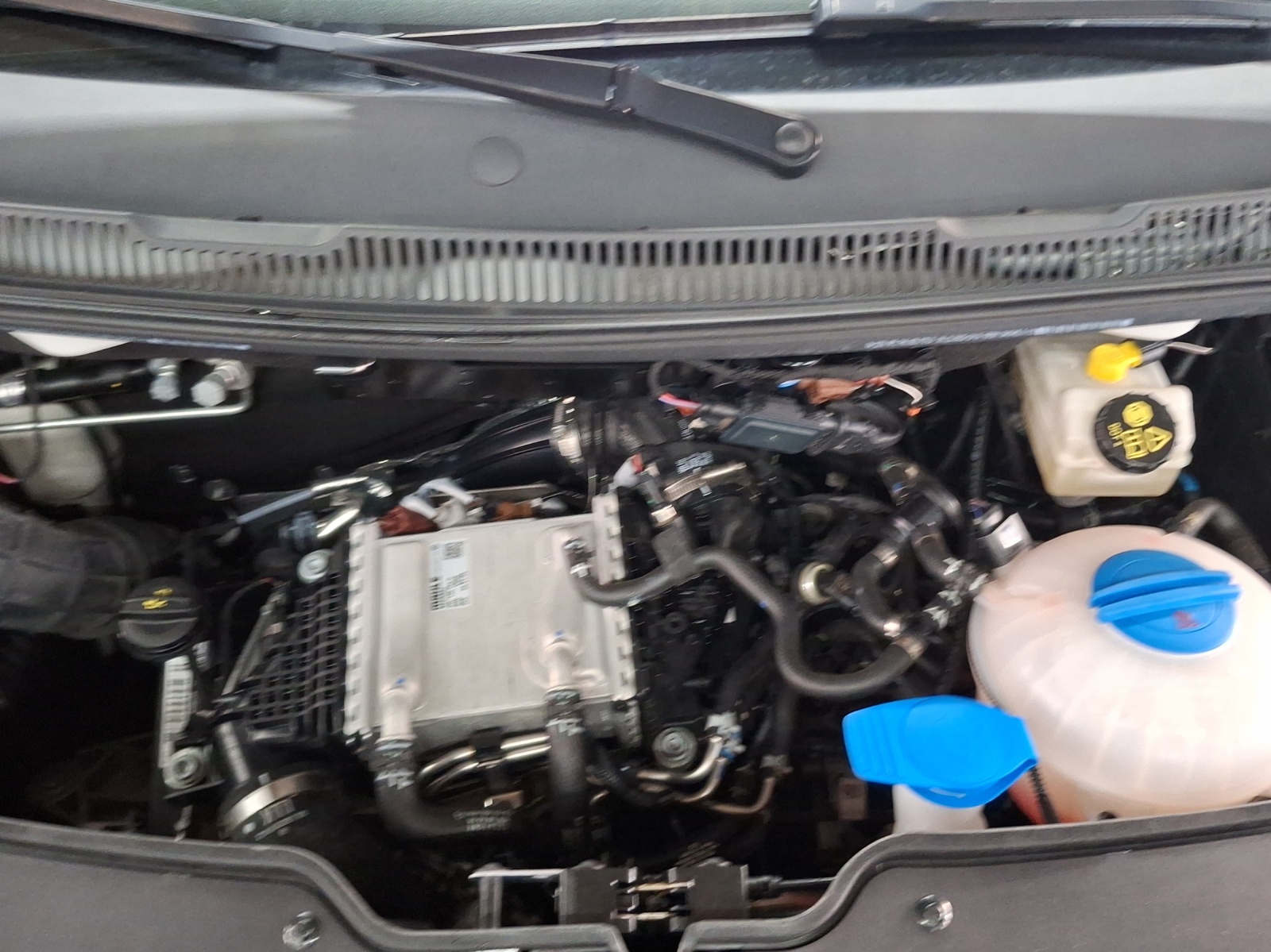VW T6.1 2.0 TDI-image-15