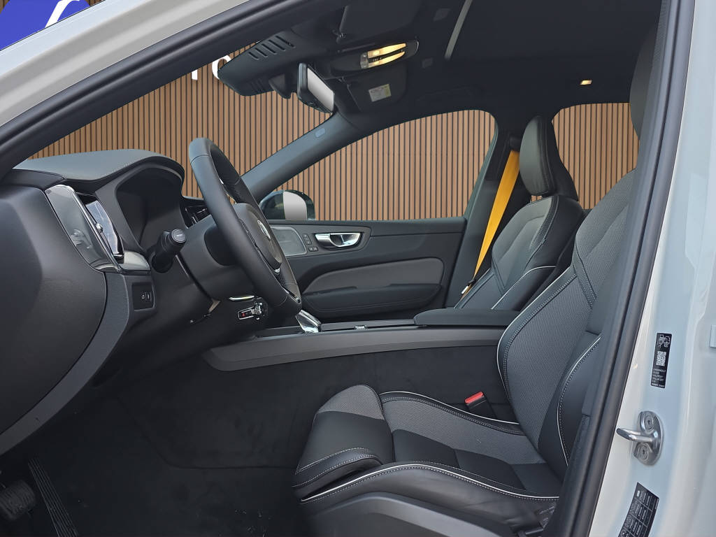 VOLVO XC60 2.0 T8 TE Polestar eAWD-image-19