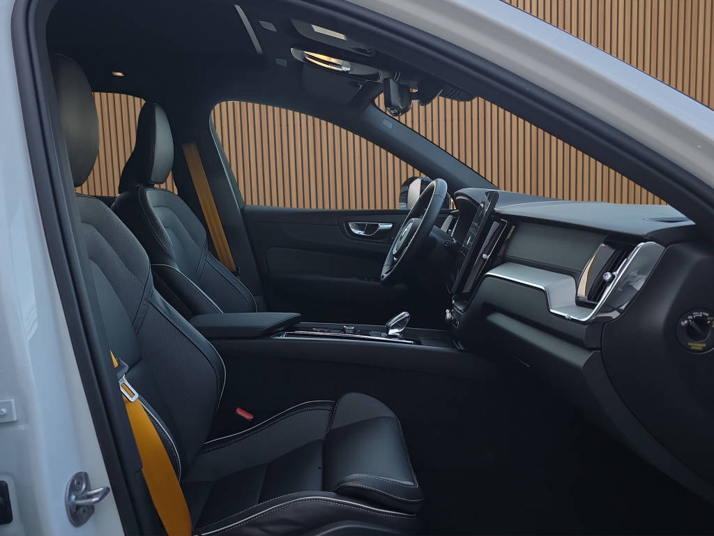 VOLVO XC60 2.0 T8 TE Polestar eAWD-image-20