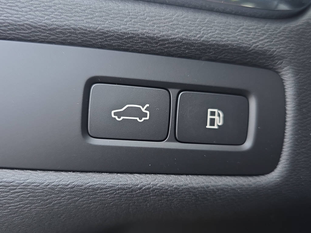 VOLVO XC60 2.0 T8 TE Polestar eAWD-image-25