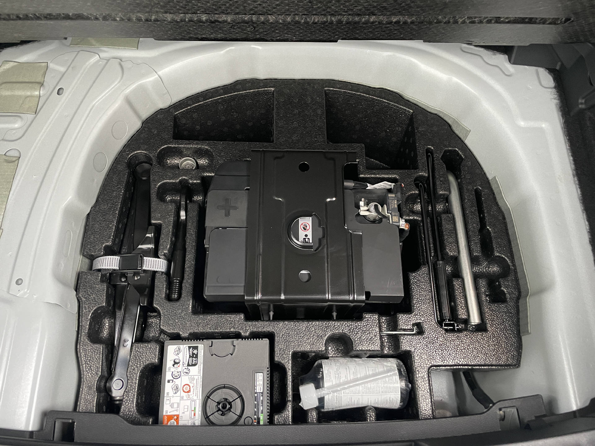 VW Polo 2.0 TSI GTI DSG-image-18