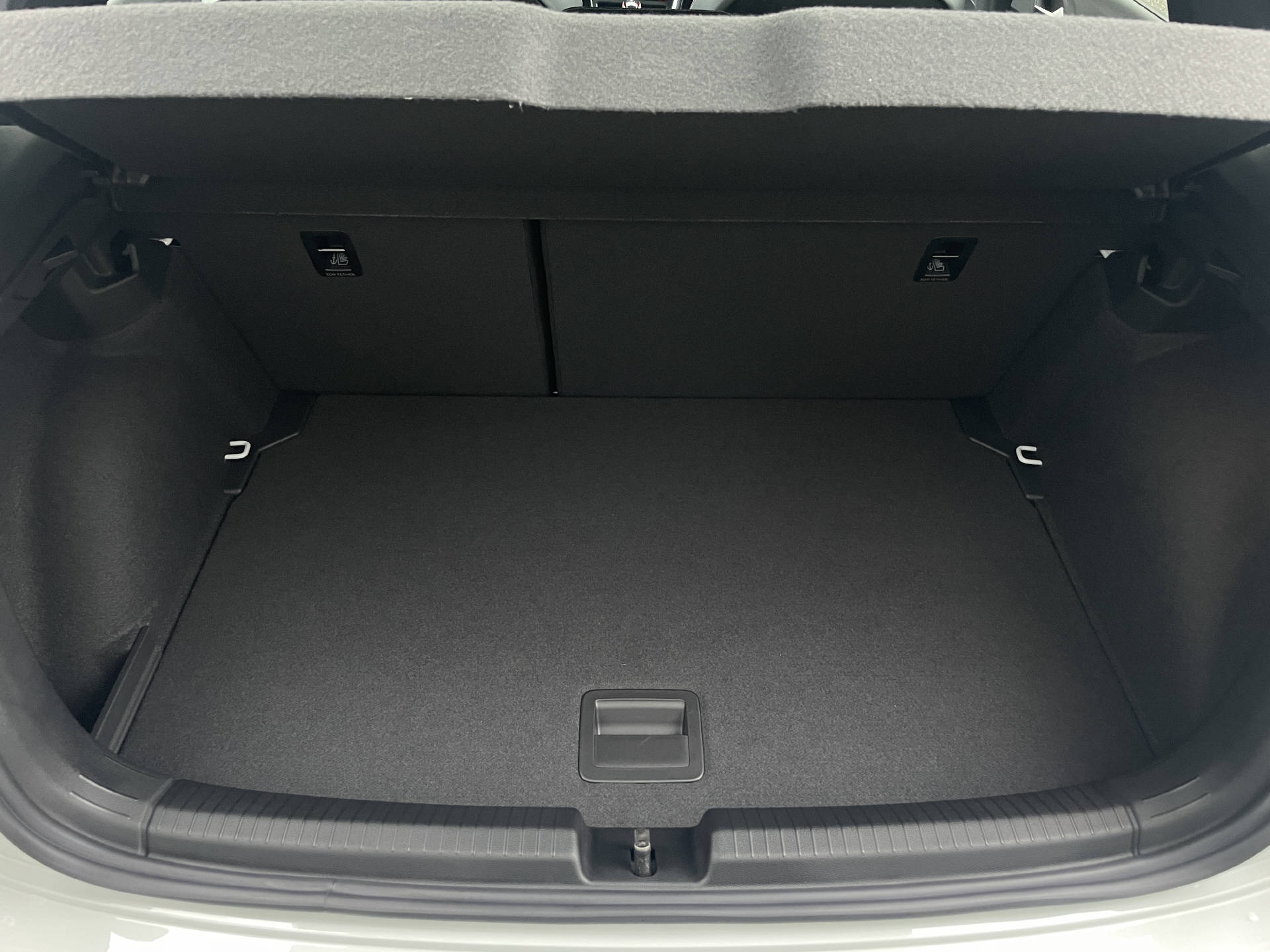 VW Polo 2.0 TSI GTI DSG-image-17