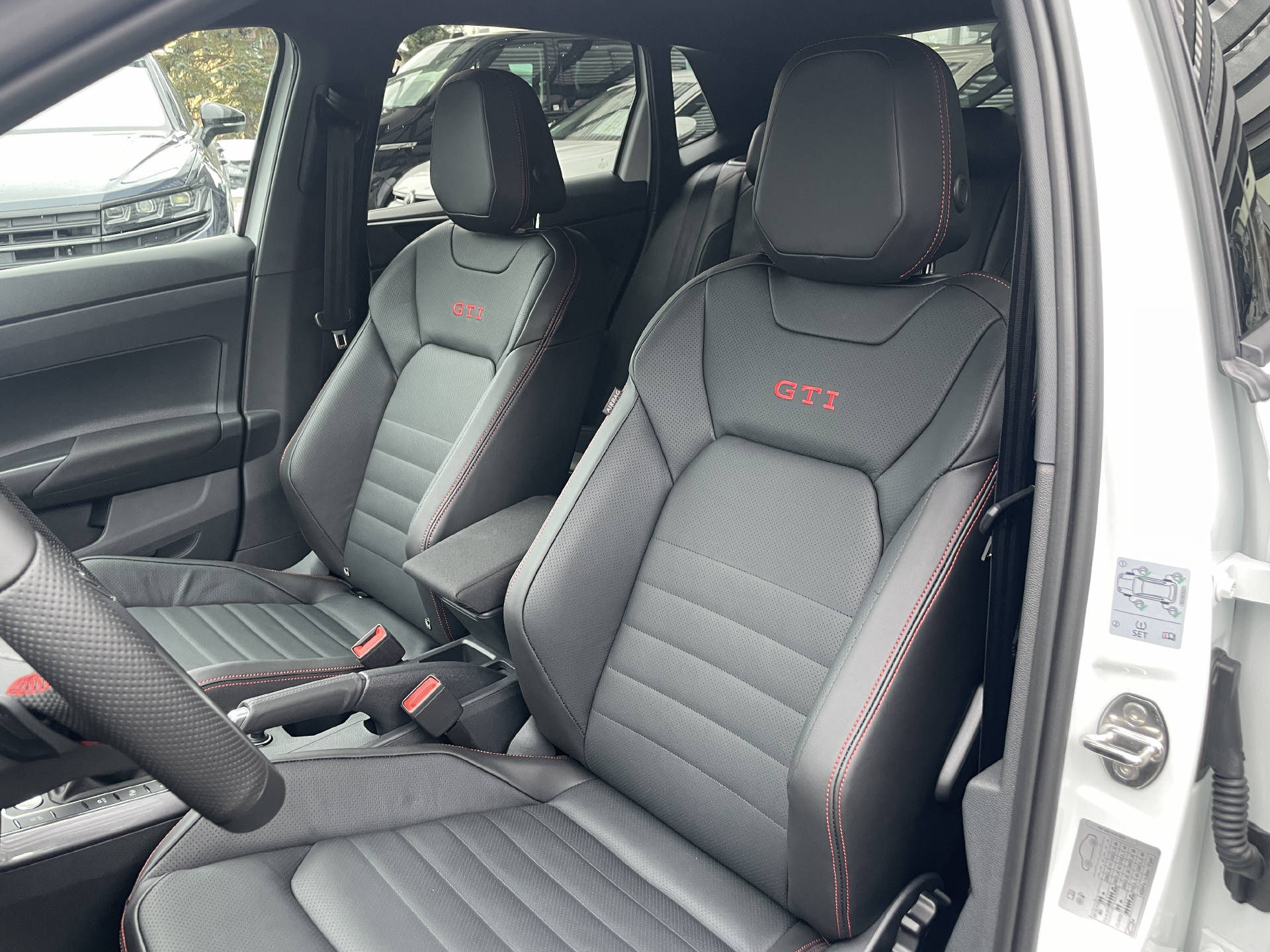 VW Polo 2.0 TSI GTI DSG-image-6
