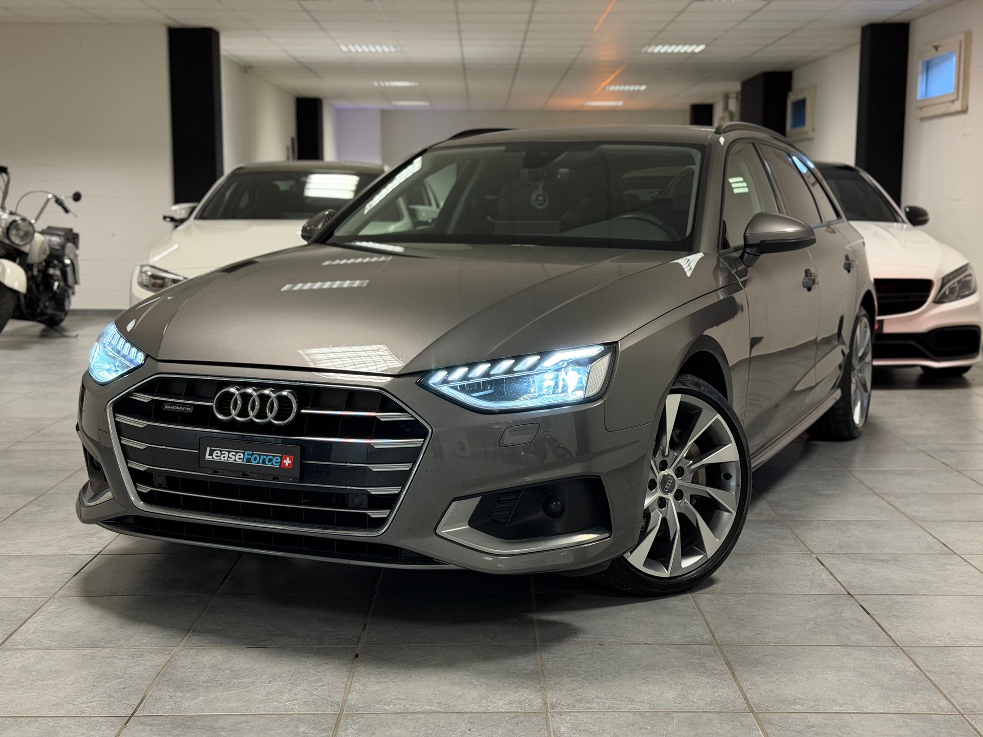 AUDI A4 Avant 40 TDI advanced quattro S-tronic-showroom-element-1
