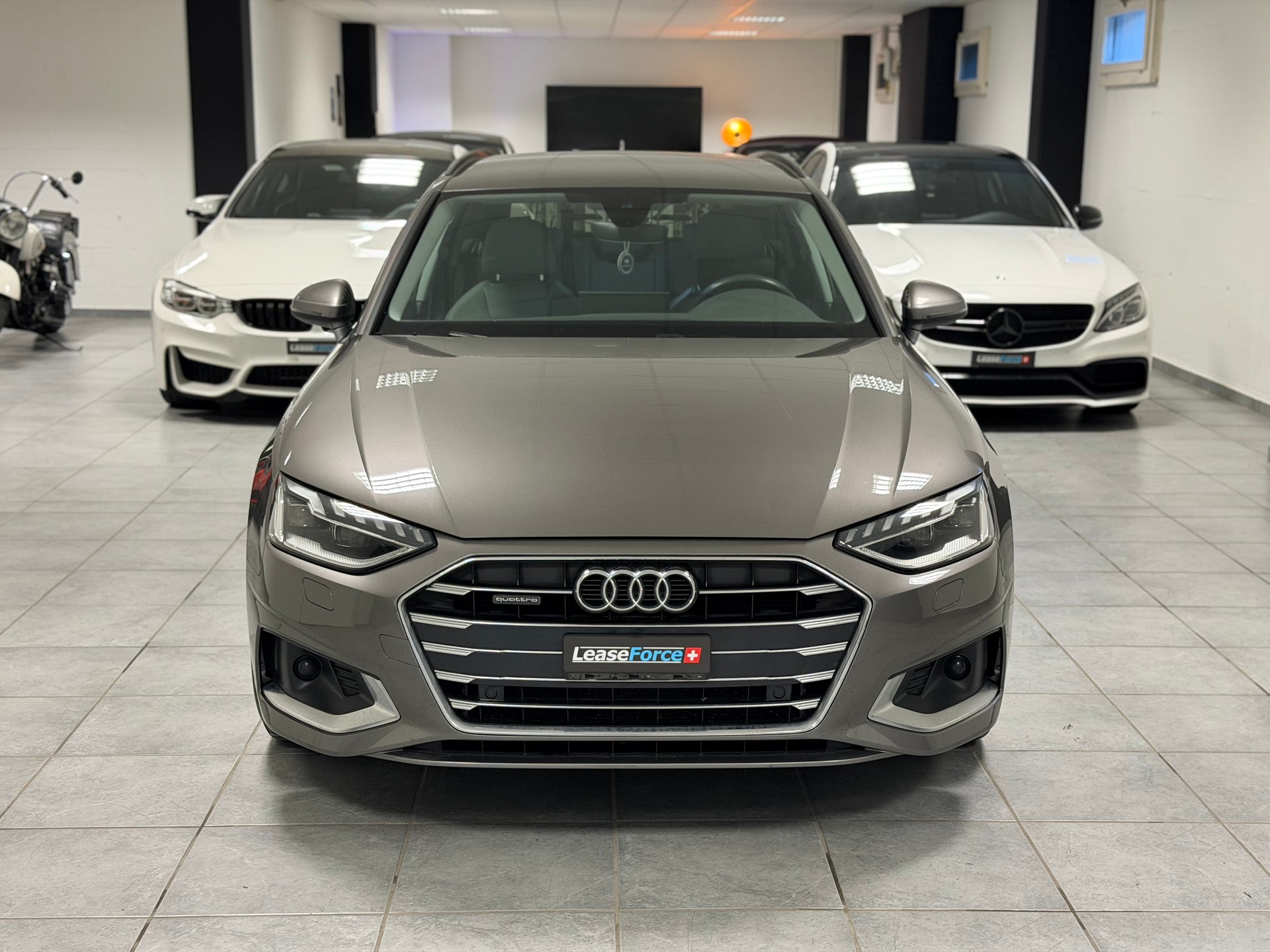 AUDI A4 Avant 40 TDI advanced quattro S-tronic-image-4
