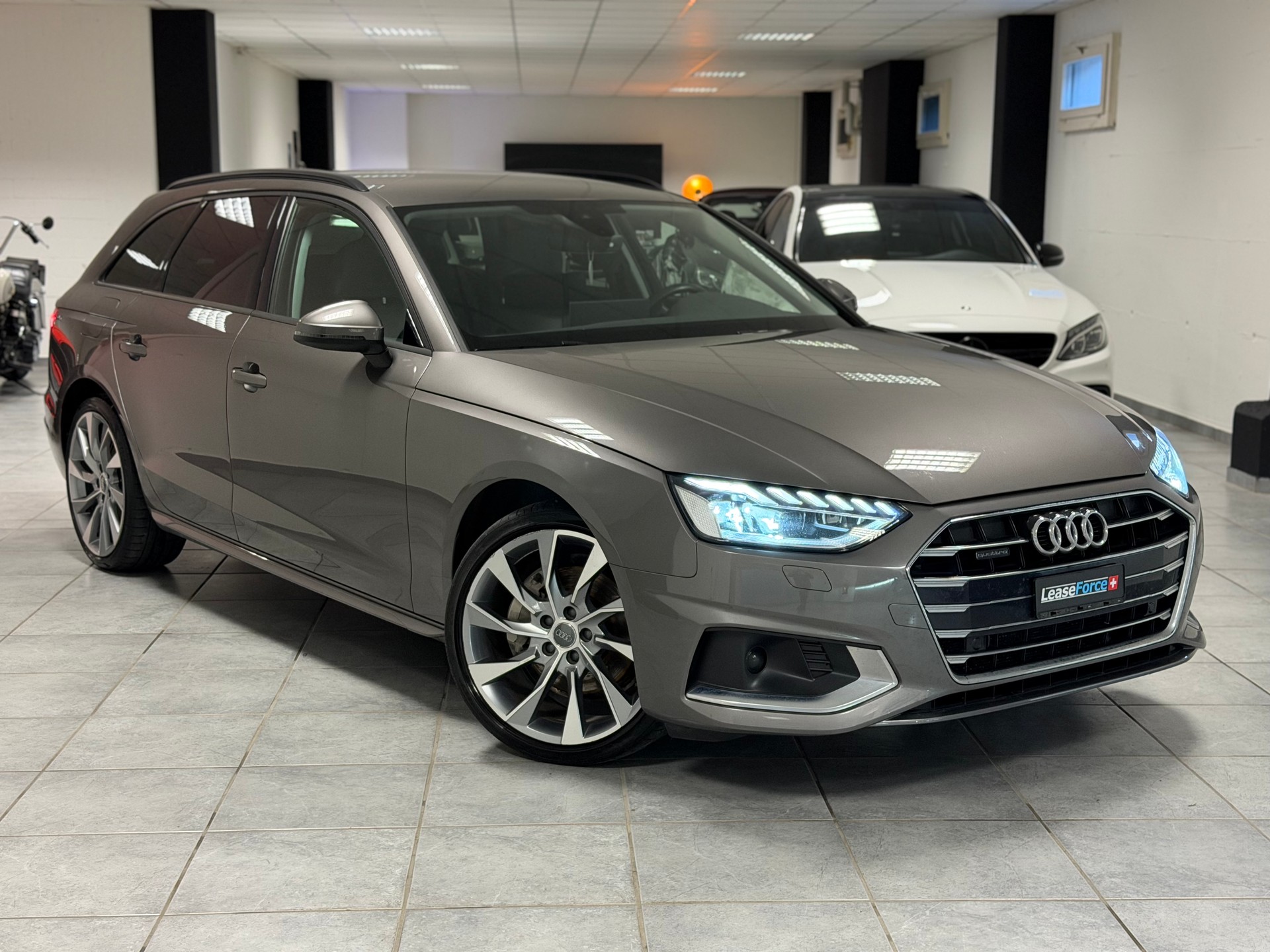 AUDI A4 Avant 40 TDI advanced quattro S-tronic-image-7