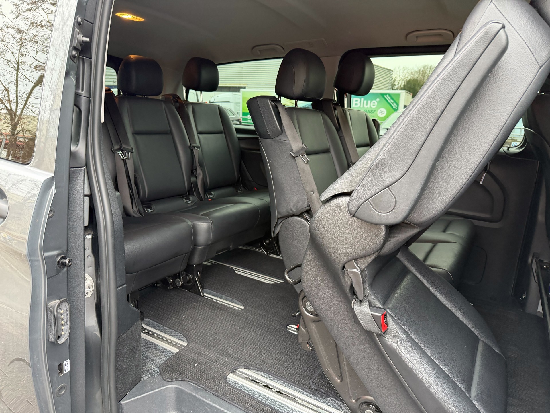 MERCEDES-BENZ Vito 114 CDI Extralang Pro Tourer 4Matic9G-Tronic-image-4