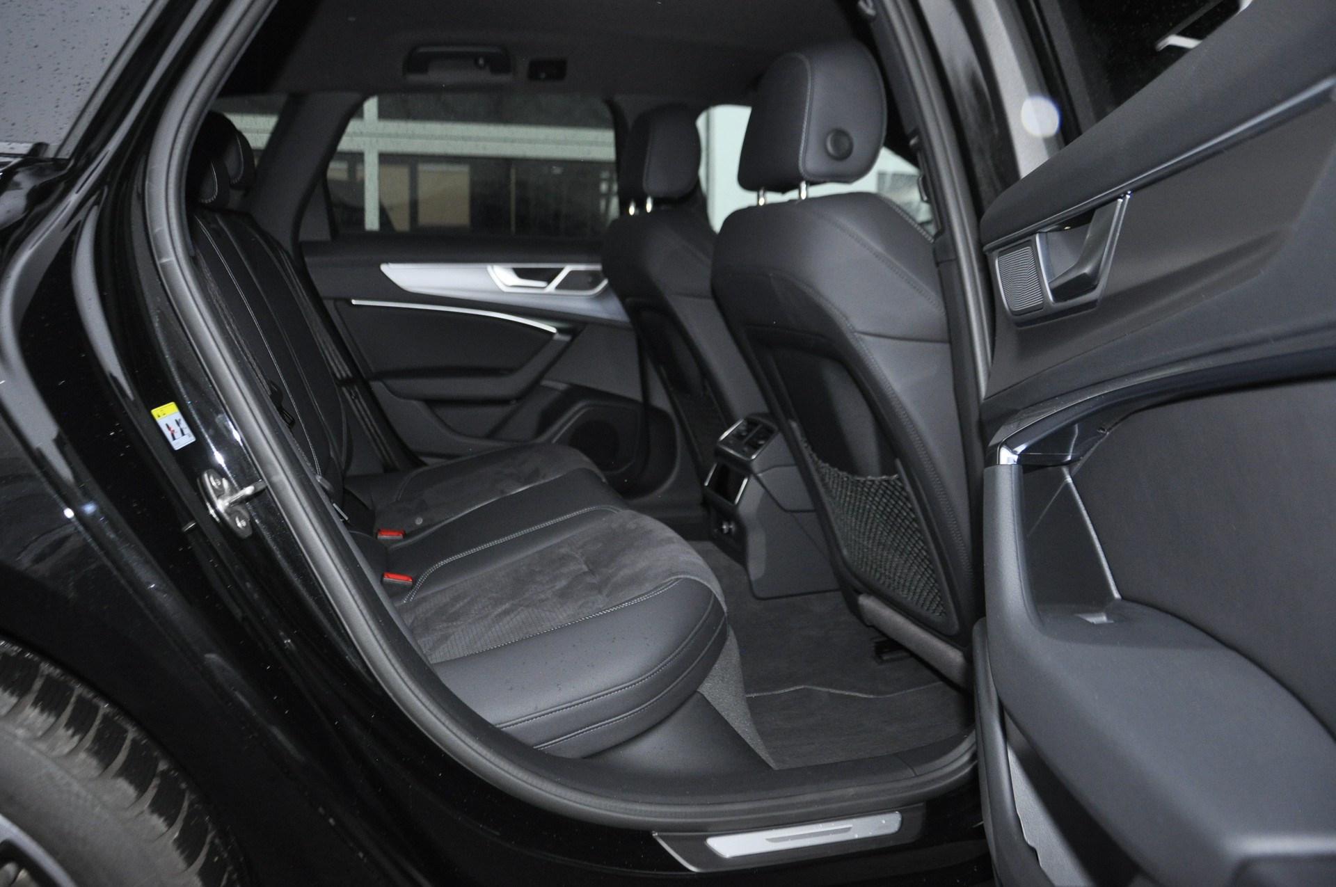 AUDI A6 Avant 40 TDI S line quattro S-tronic-image-8
