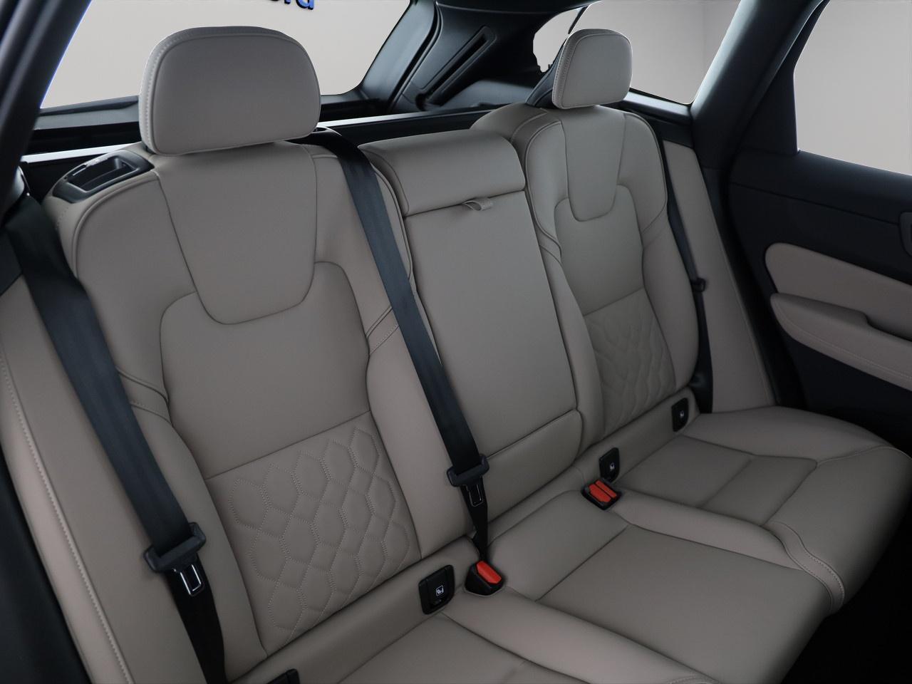 VOLVO XC60 2.0 T6 TE Plus Bright eAWD-image-6