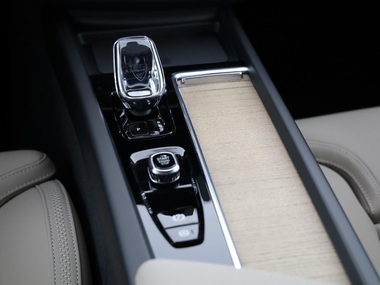 VOLVO XC60 2.0 T6 TE Plus Bright eAWD-image-8