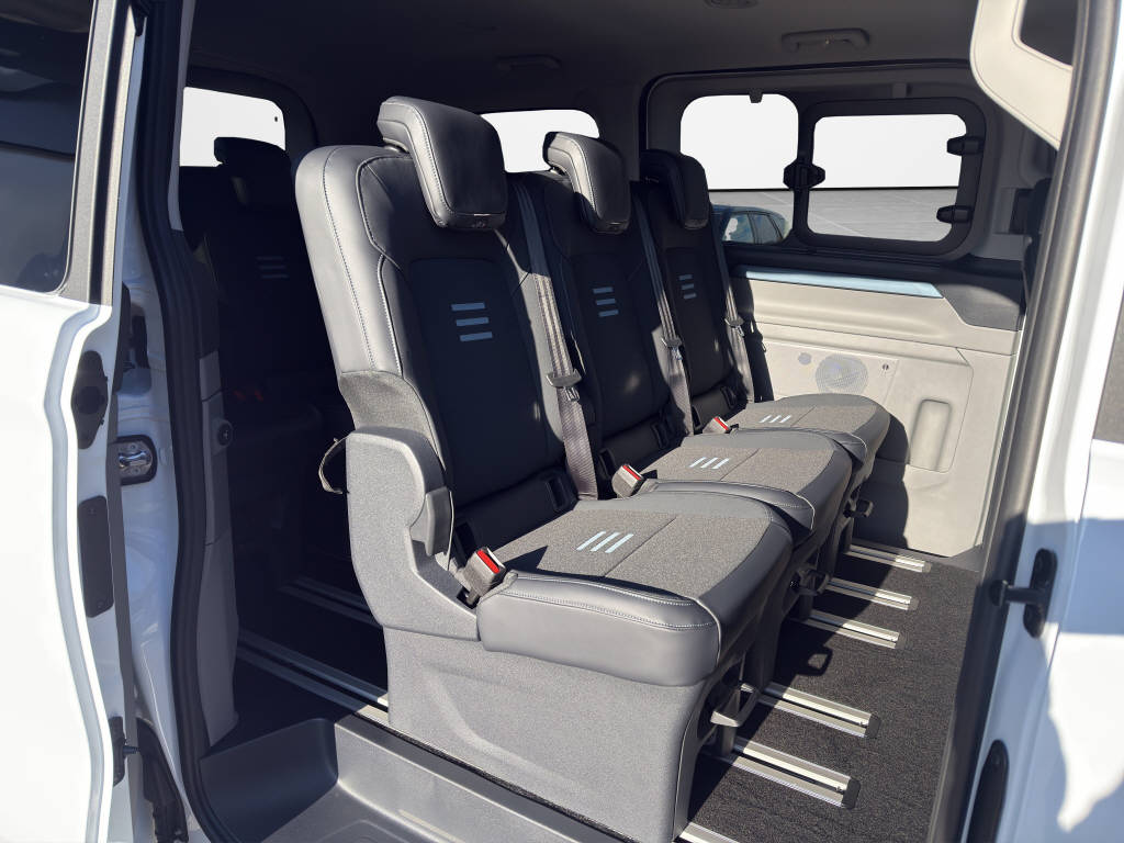 FORD Tourneo Custom 320 L1 2.0 EcoBlue 170 Active 4x4-image-14