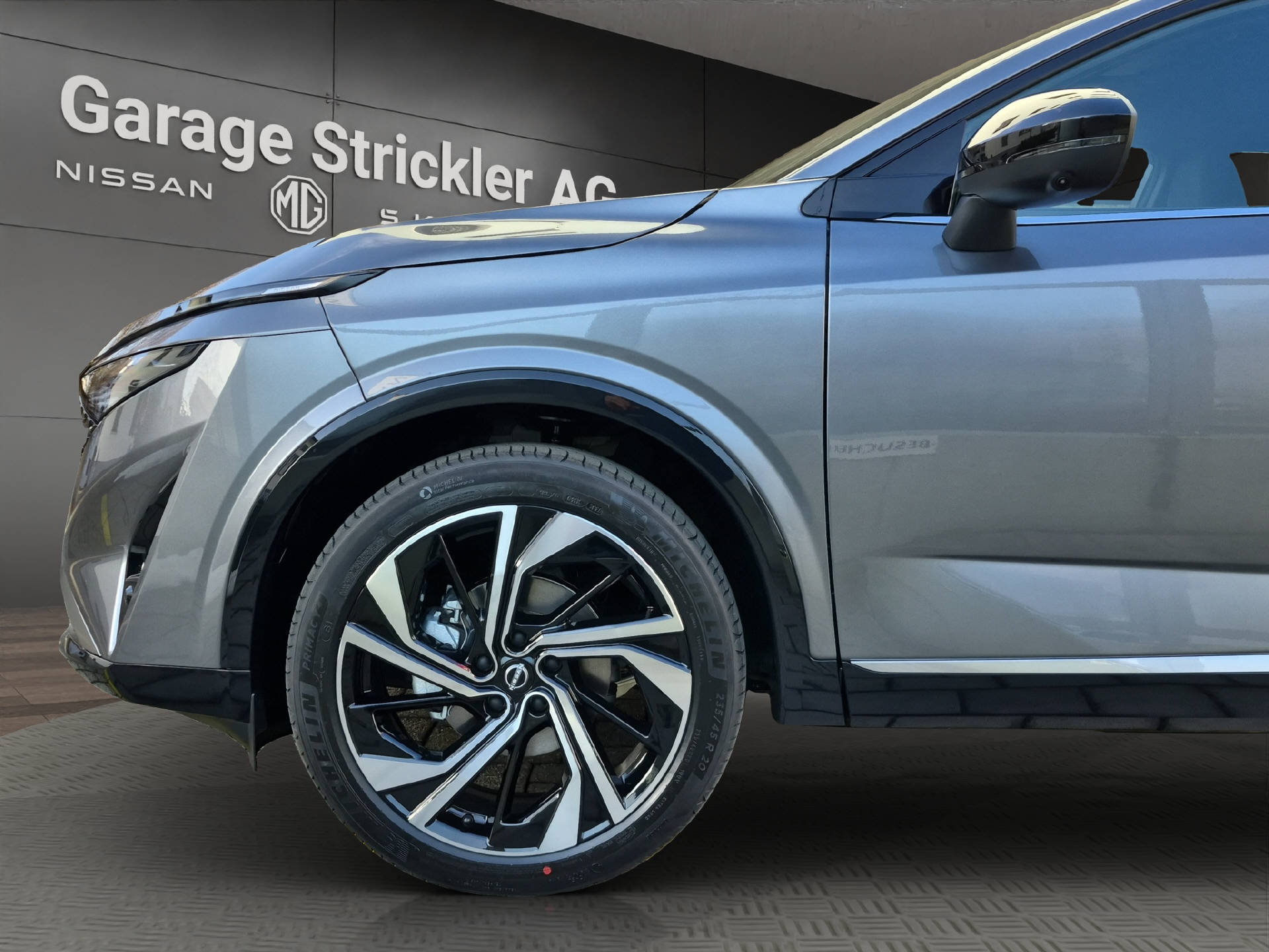 NISSAN Qashqai 1.3 DIG-T Tekna+ 4x4-image-8