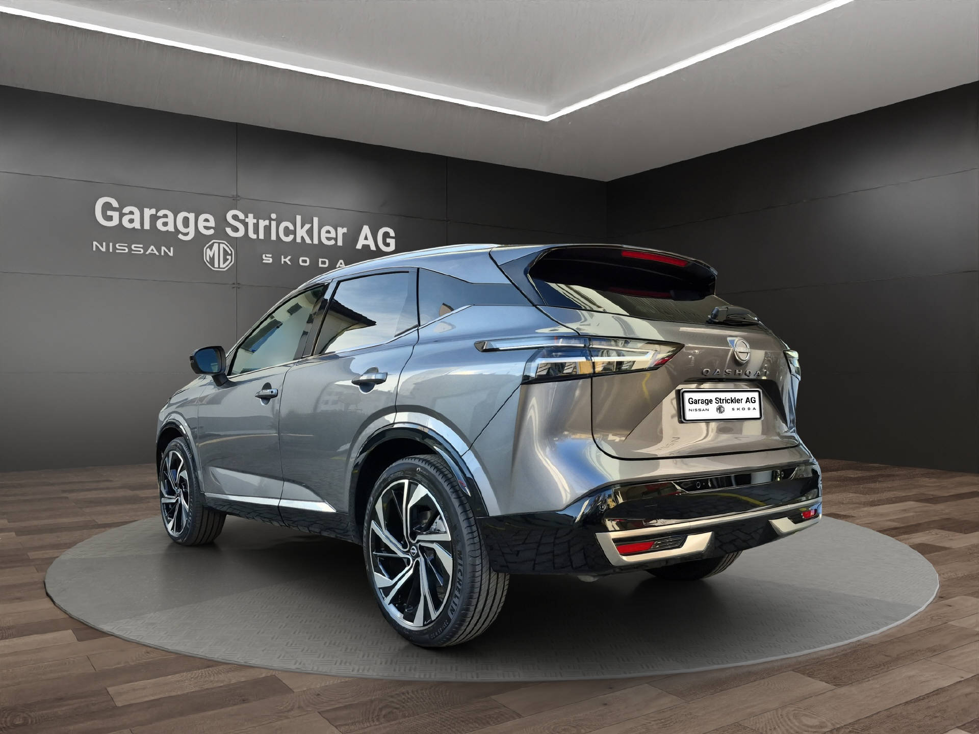 NISSAN Qashqai 1.3 DIG-T Tekna+ 4x4-image-2