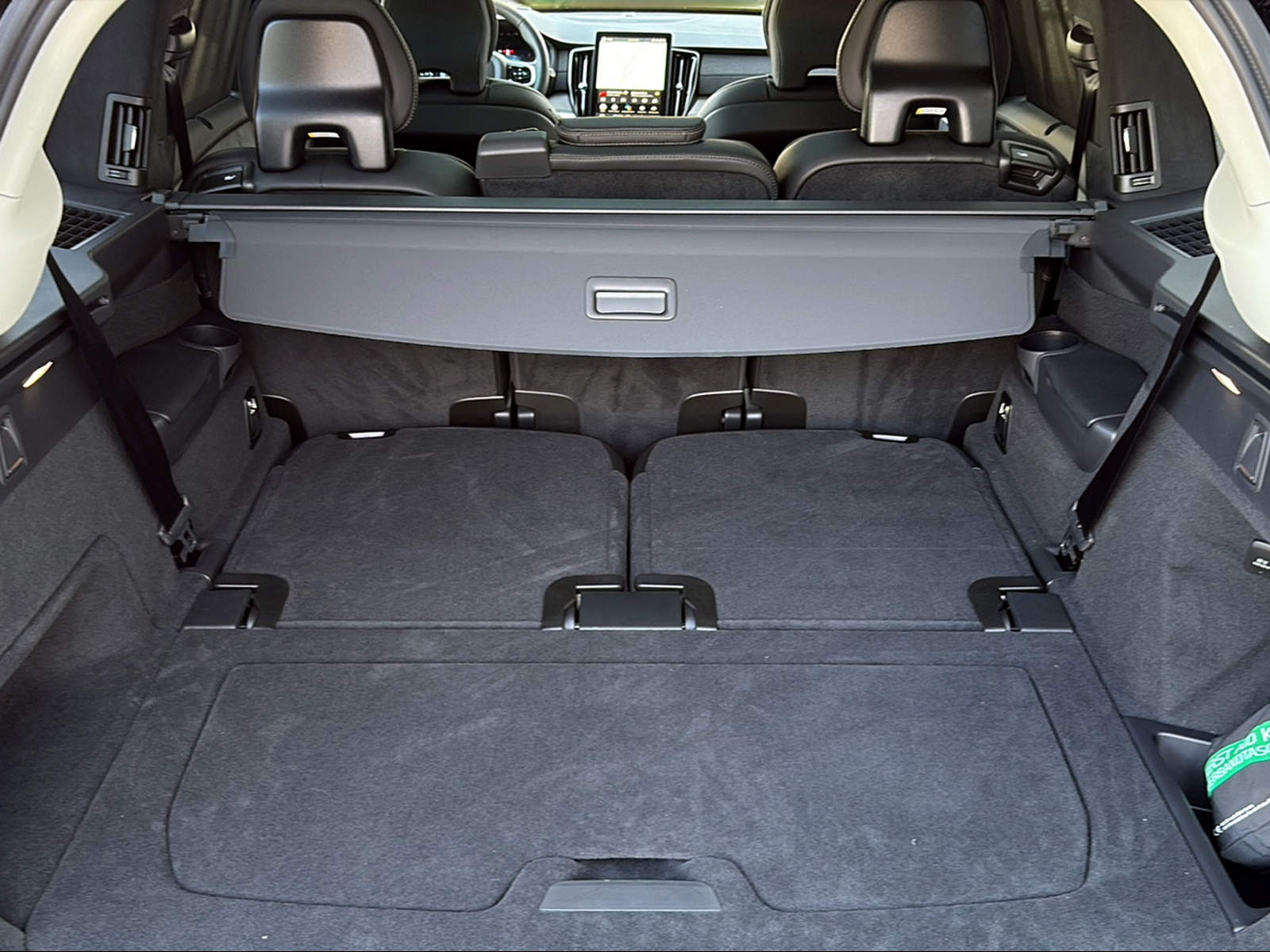 VOLVO XC90 T8 eAWD PluginHybrid Ultra Dark Geartronic-image-6