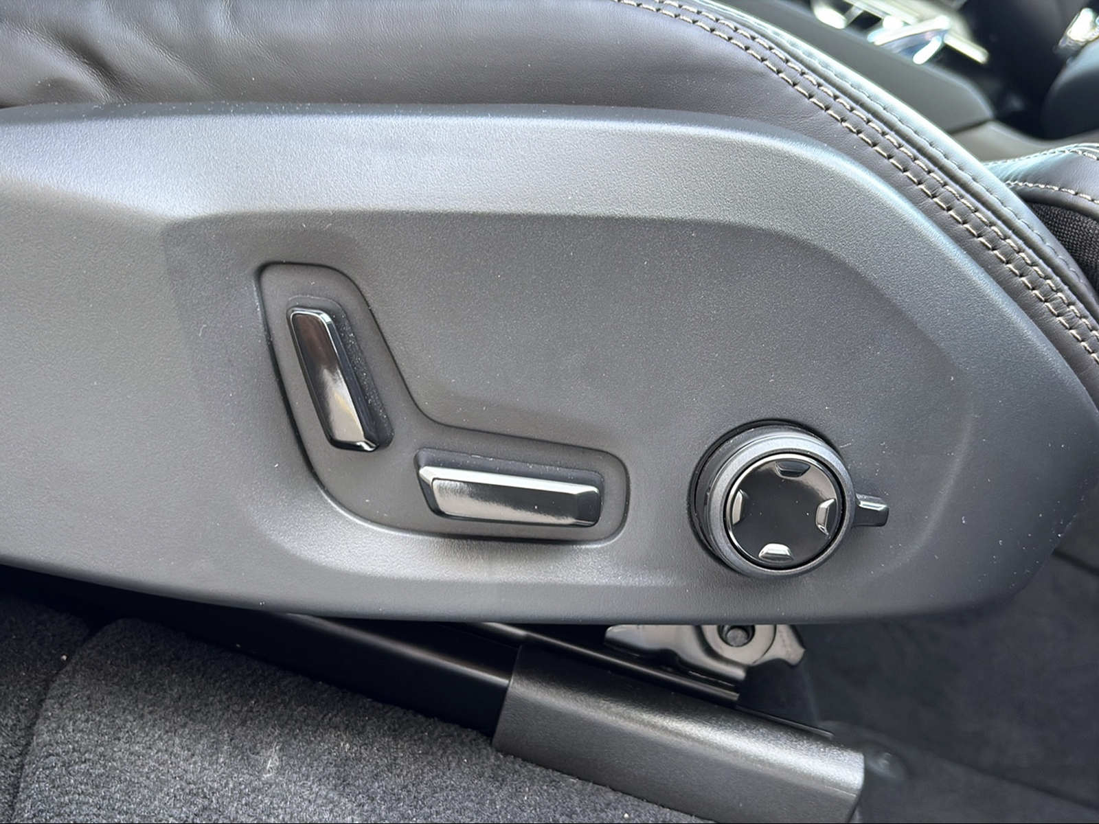 VOLVO XC90 T8 eAWD PluginHybrid Ultra Dark Geartronic-image-13