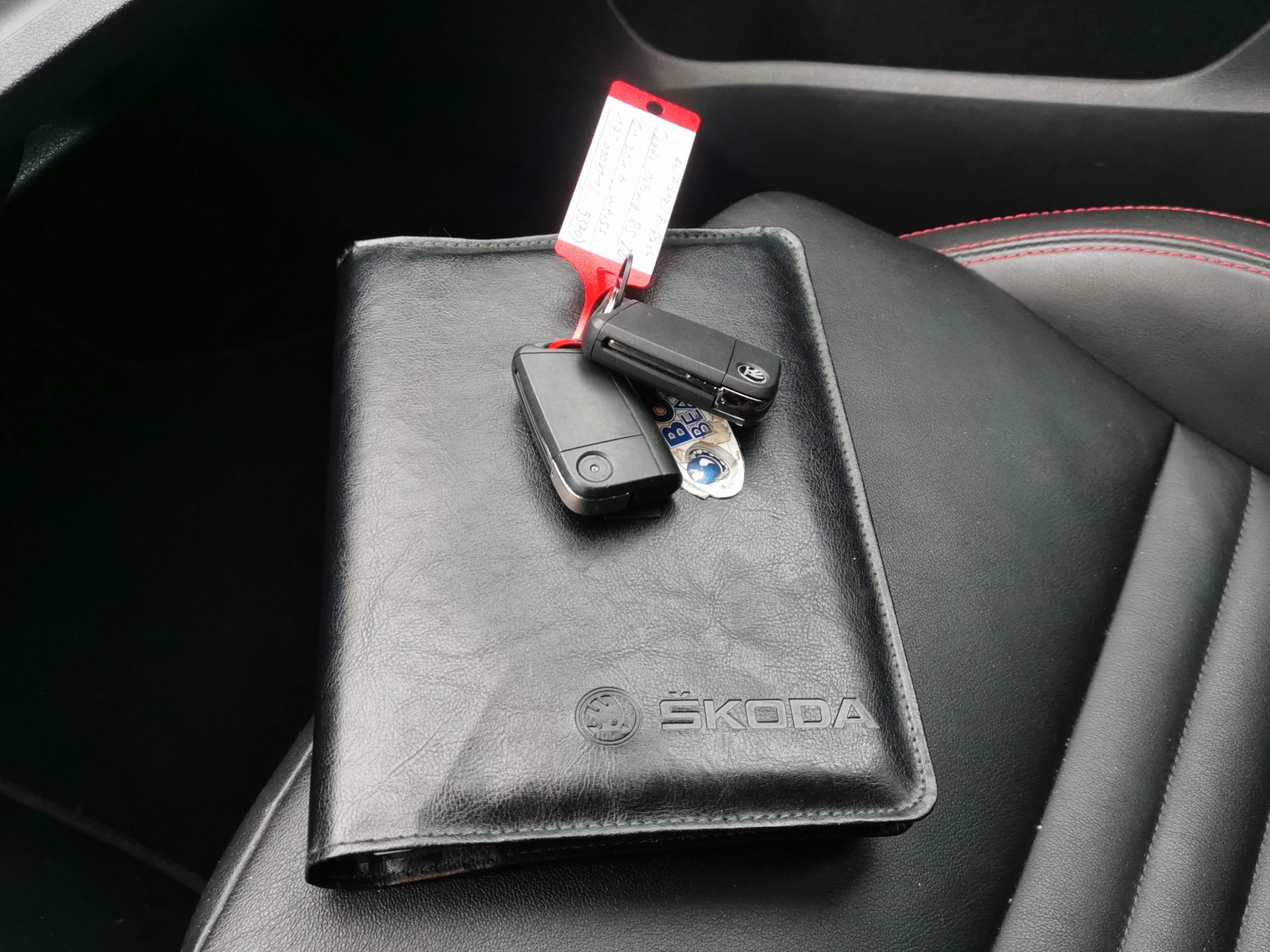 SKODA Octavia Combi 2.0 TDI RS-image-12