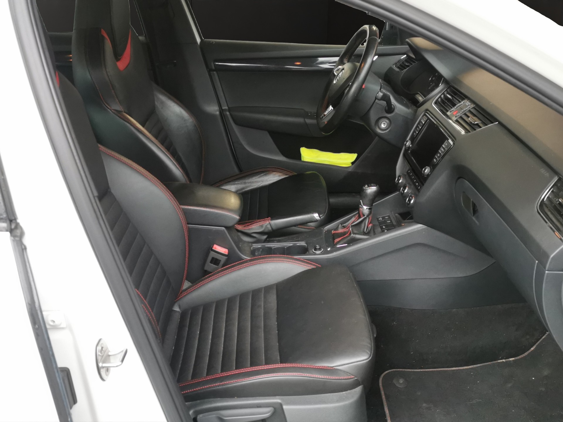 SKODA Octavia Combi 2.0 TDI RS-image-7