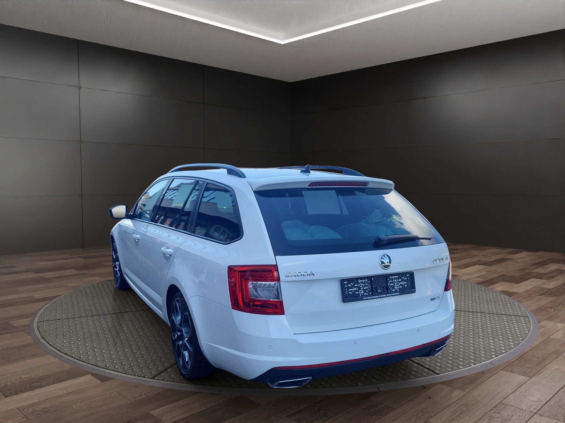 SKODA Octavia Combi 2.0 TDI RS-showroom-element-1
