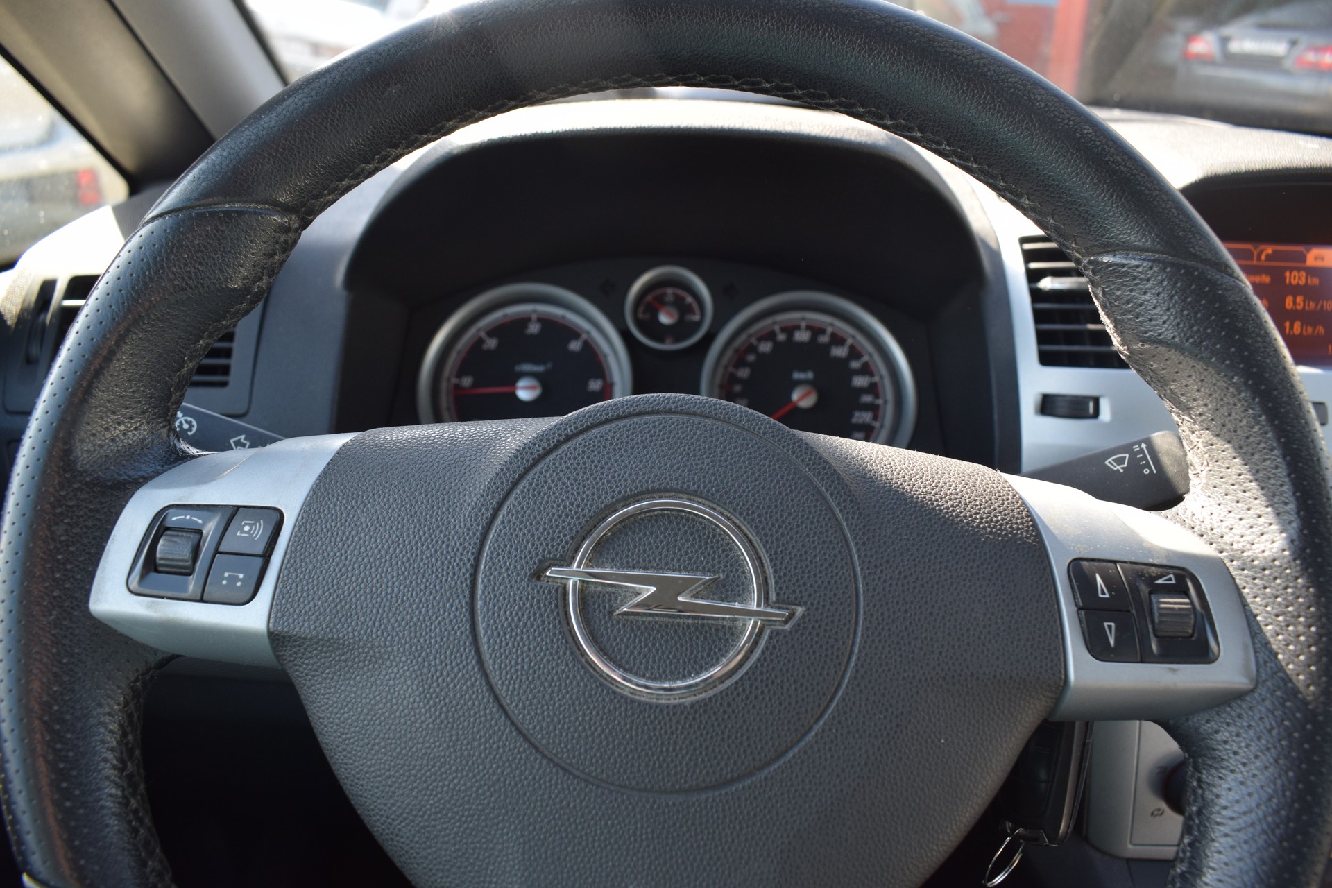 OPEL Zafira 1.9 CDTI Sport-image-1