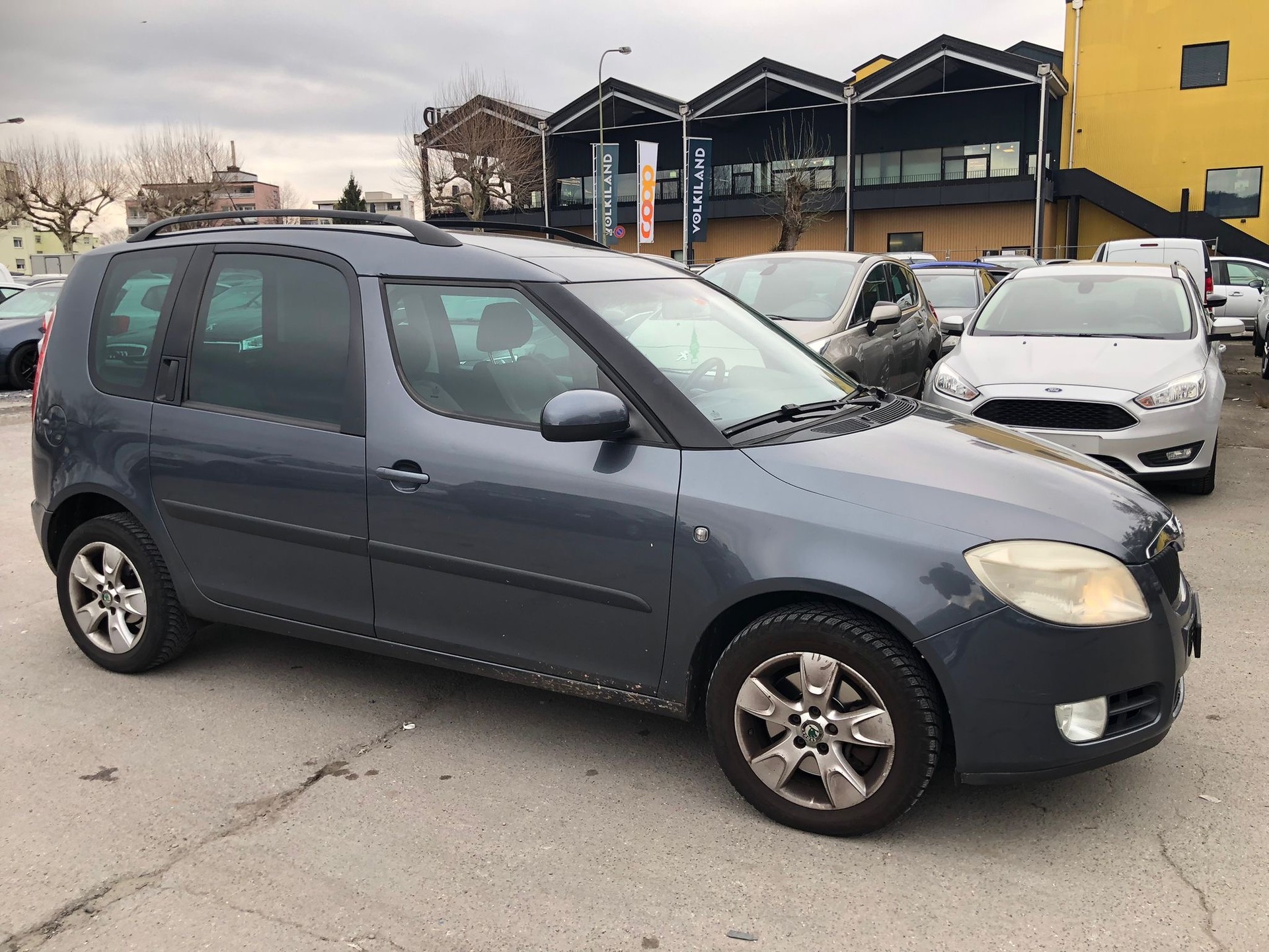 SKODA Roomster 1.6 Scout Automatic-image-1
