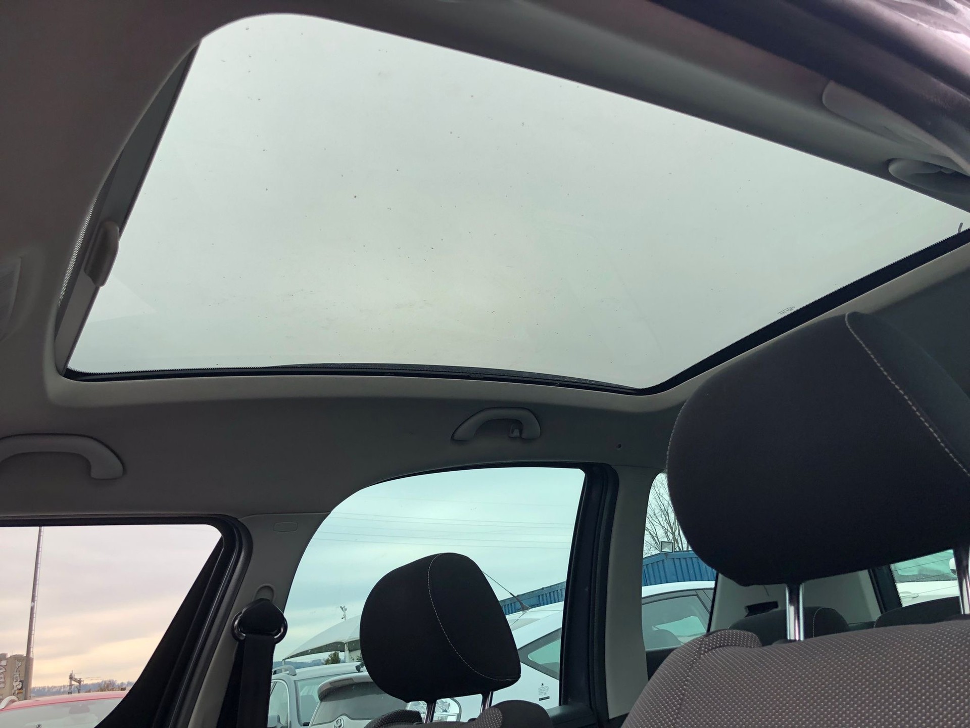 SKODA Roomster 1.6 Scout Automatic-image-5