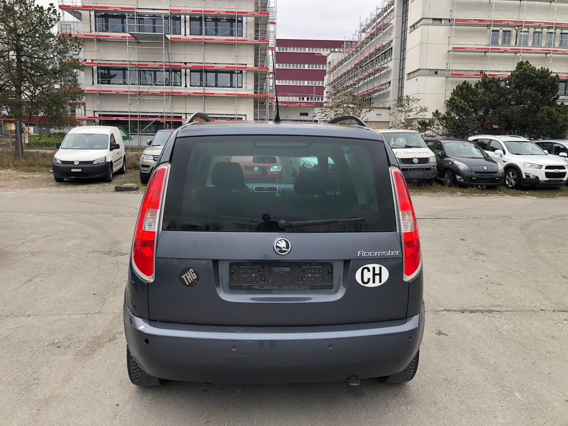 SKODA Roomster 1.6 Scout Automatic-image-13