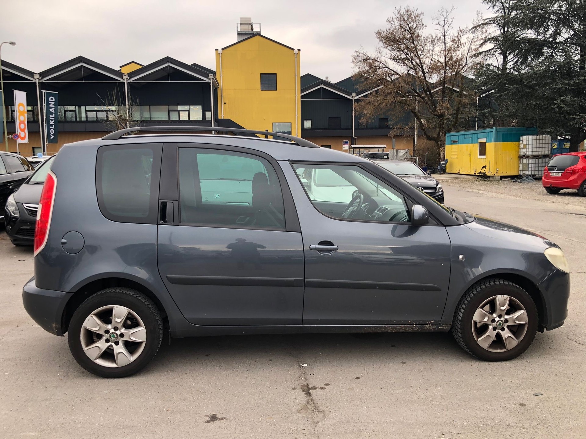 SKODA Roomster 1.6 Scout Automatic-image-6