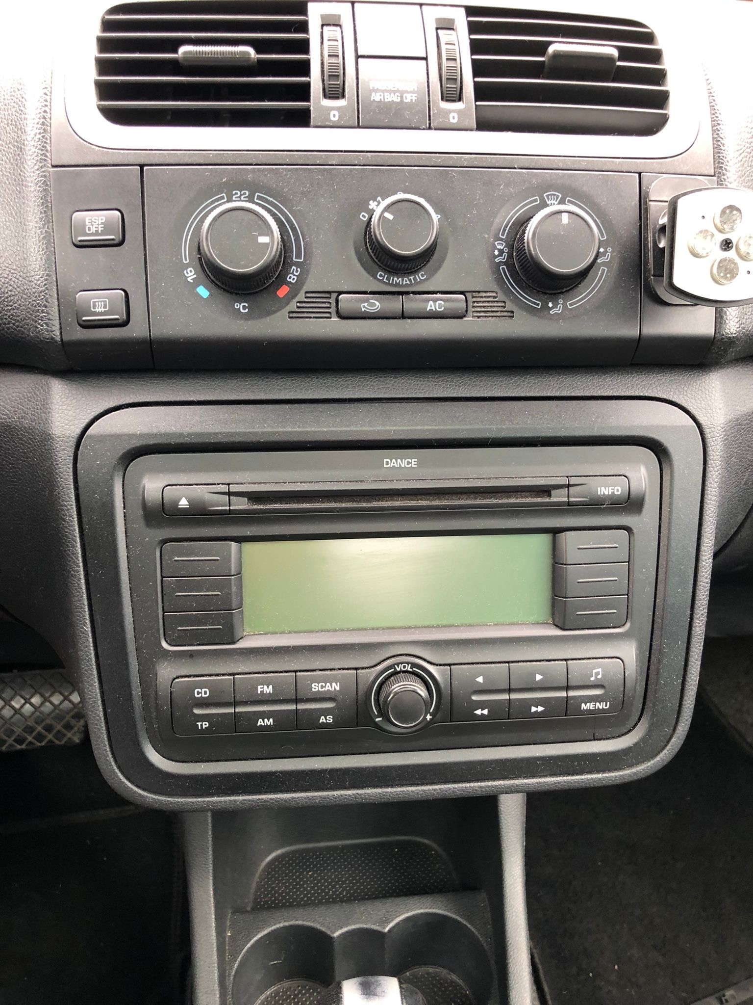 SKODA Roomster 1.6 Scout Automatic-image-8