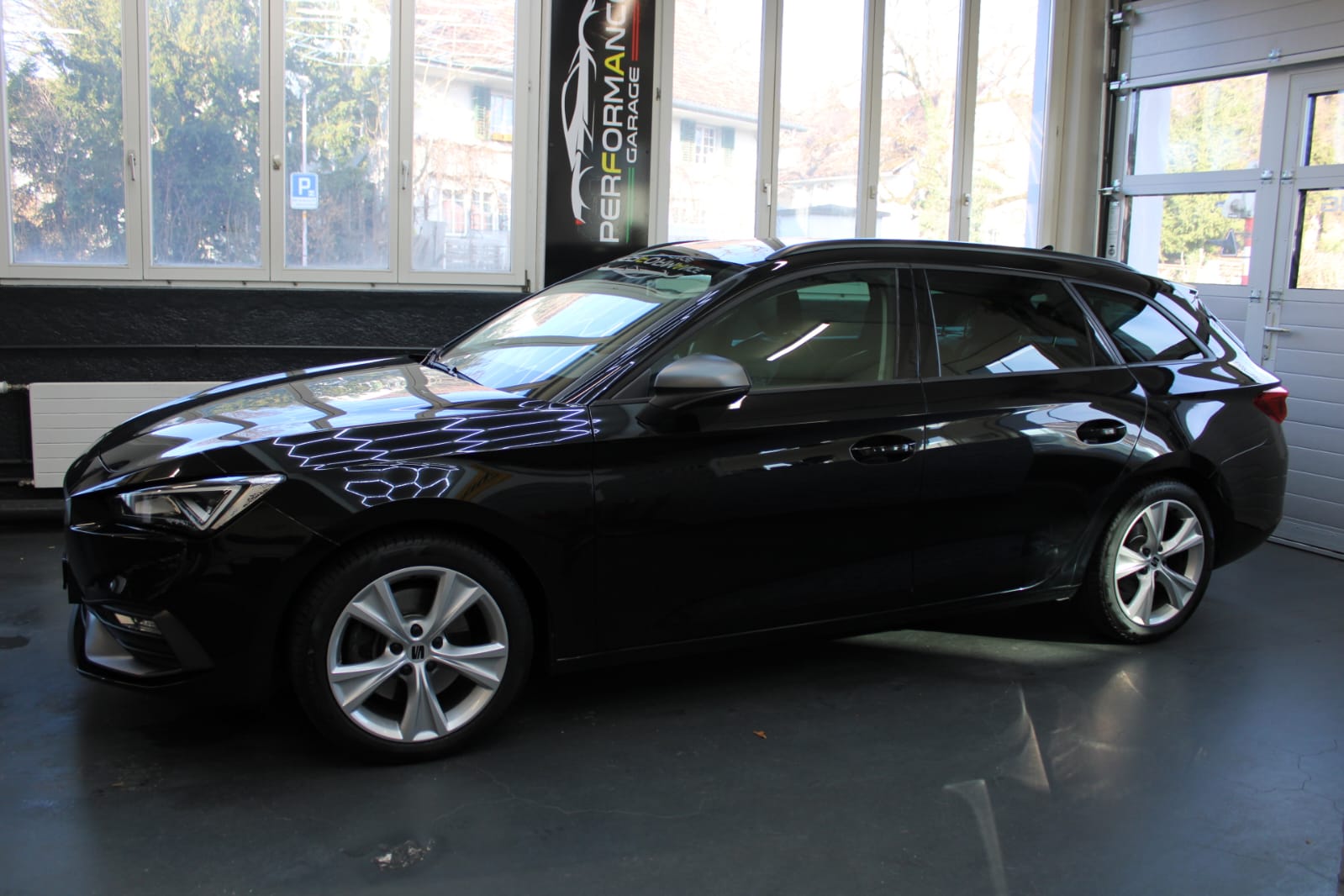SEAT Leon ST 2.0 TDI EVO DSG 4Drive Hola FR-image-2