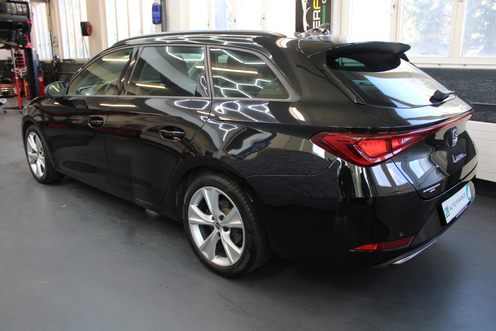 SEAT Leon ST 2.0 TDI EVO DSG 4Drive Hola FR-image-7