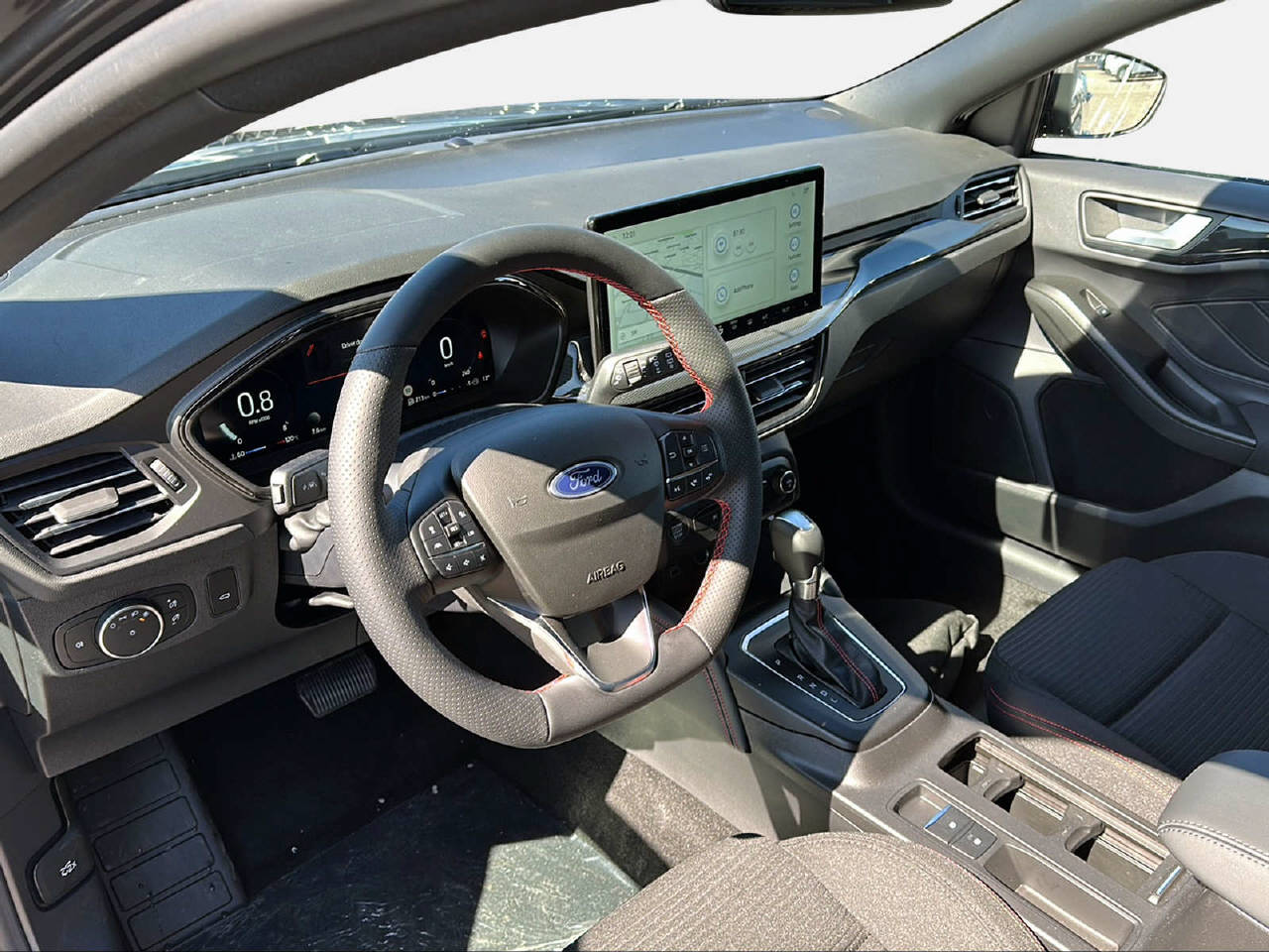 FORD Focus Station Wagon 1.0i EcoB Hybrid 155 ST-Line X-image-9