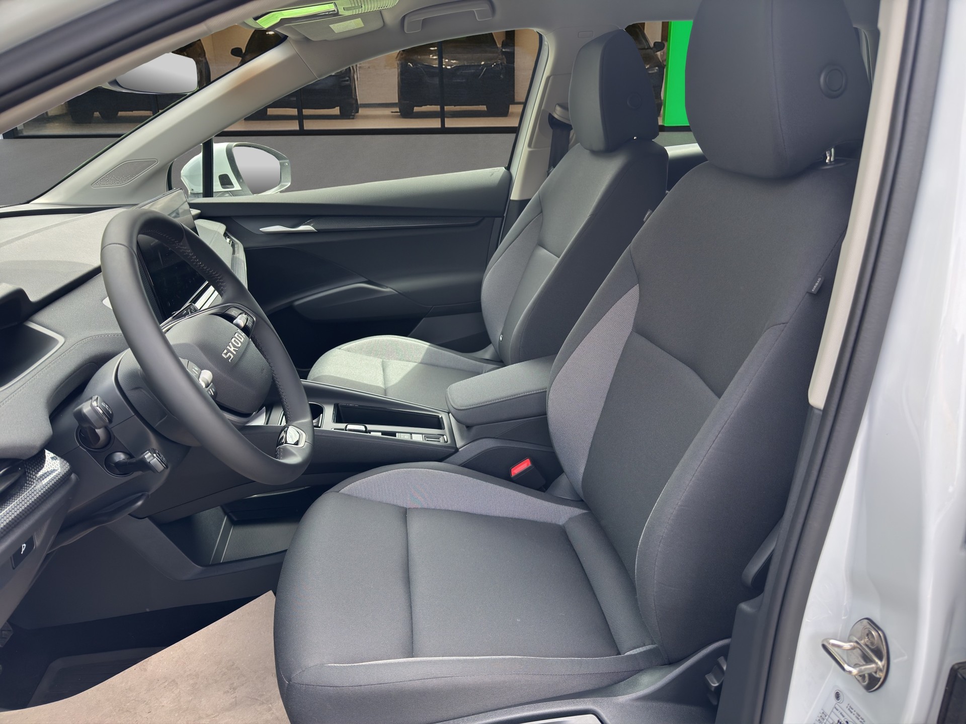 SKODA Elroq 60-image-8