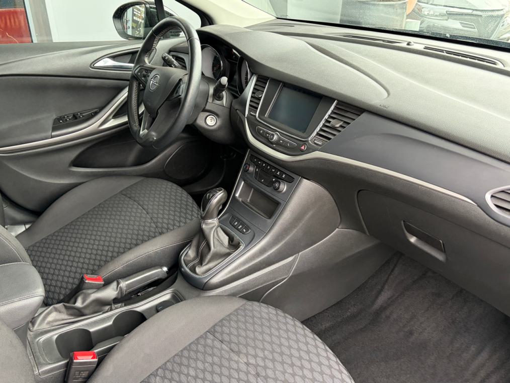 OPEL Astra Sports Tourer 1.2i Turbo Edition-image-6